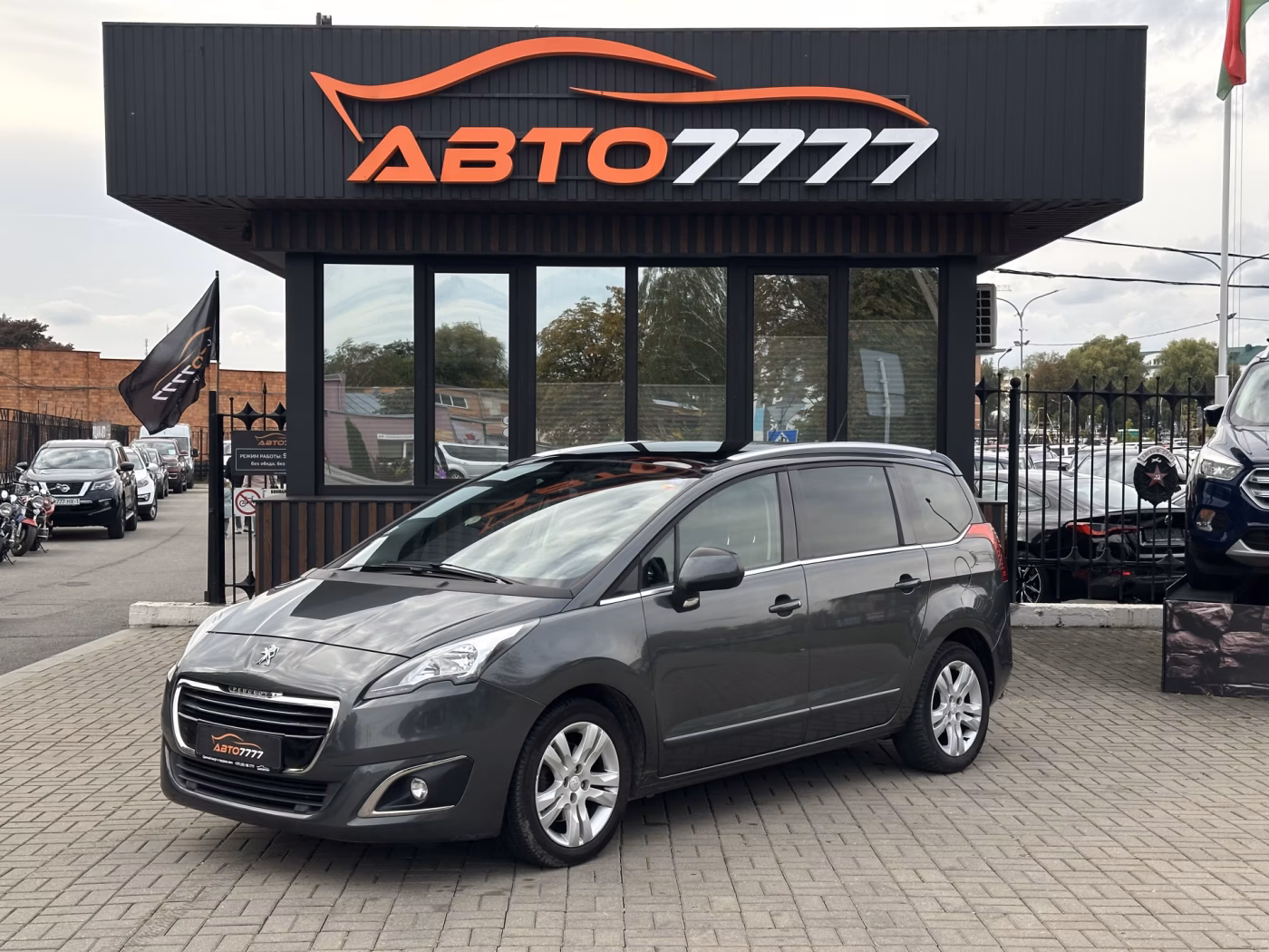 Peugeot 5008 фото 5