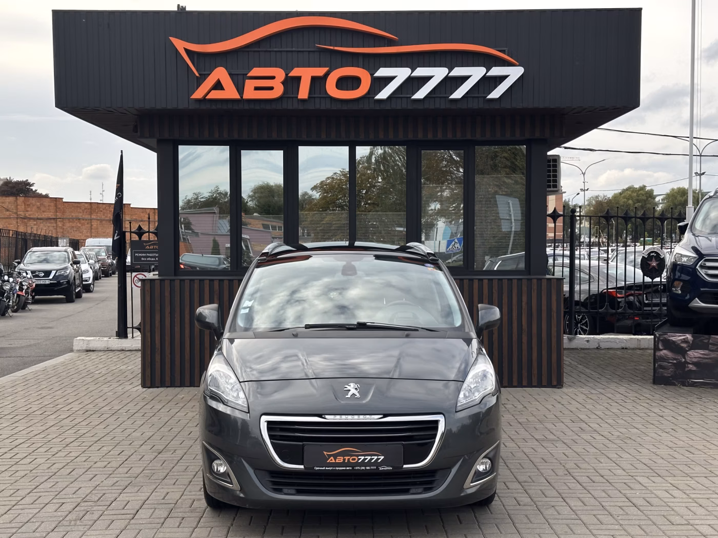 Peugeot 5008 фото 6