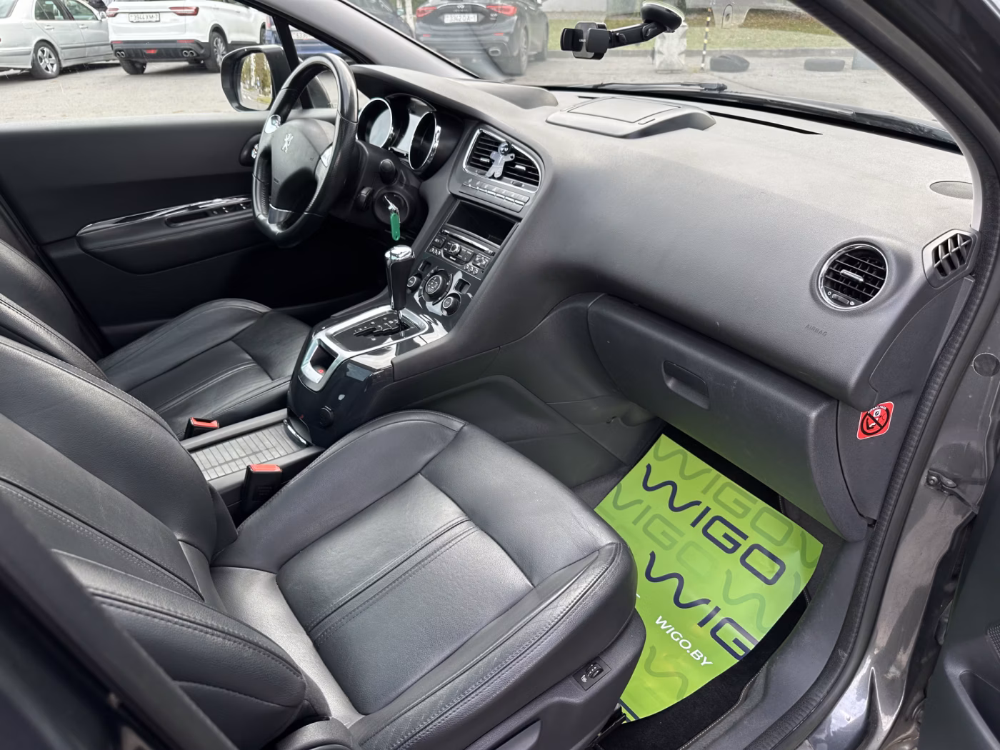 Peugeot 5008 фото 10