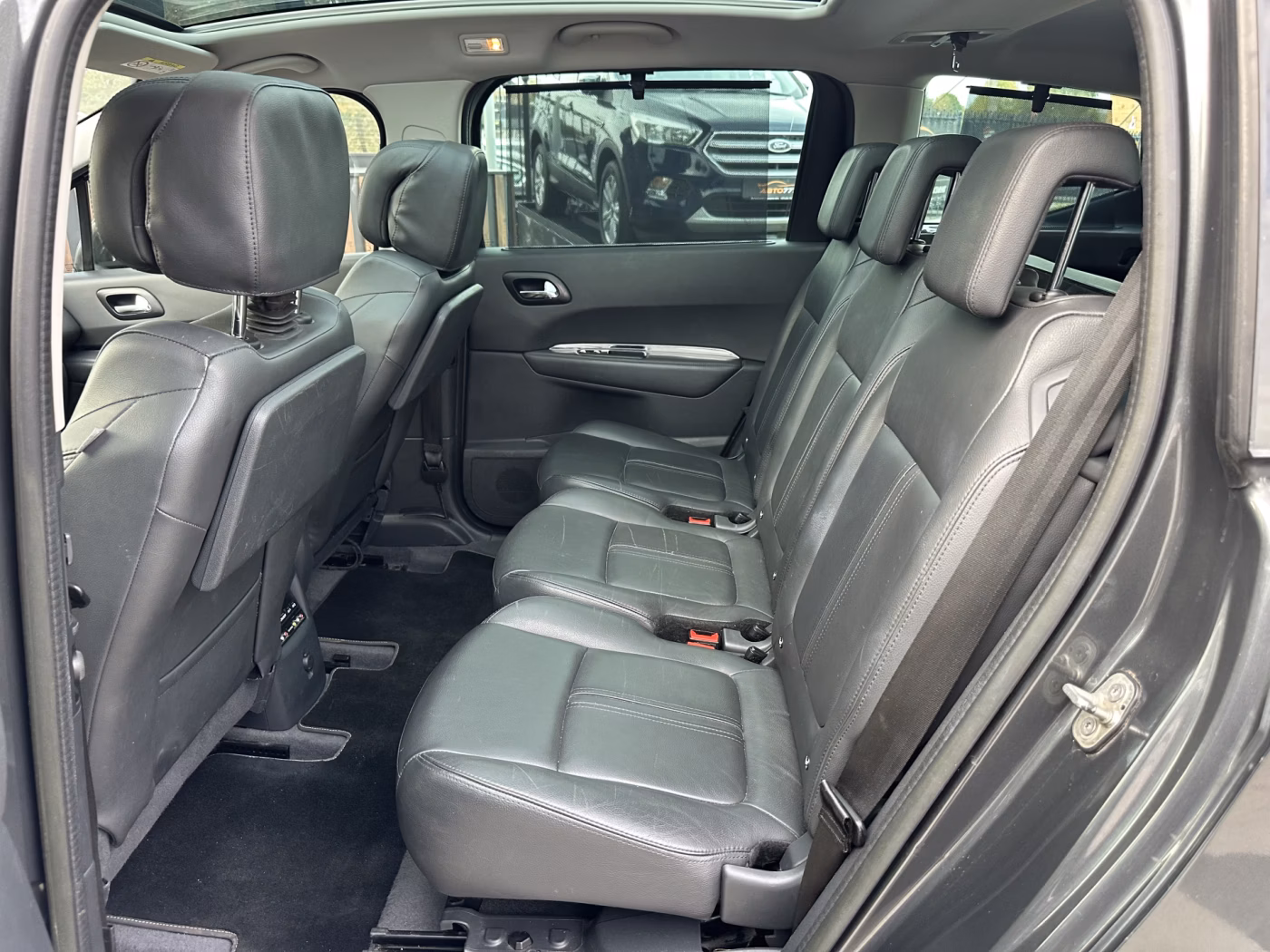 Peugeot 5008 фото 13