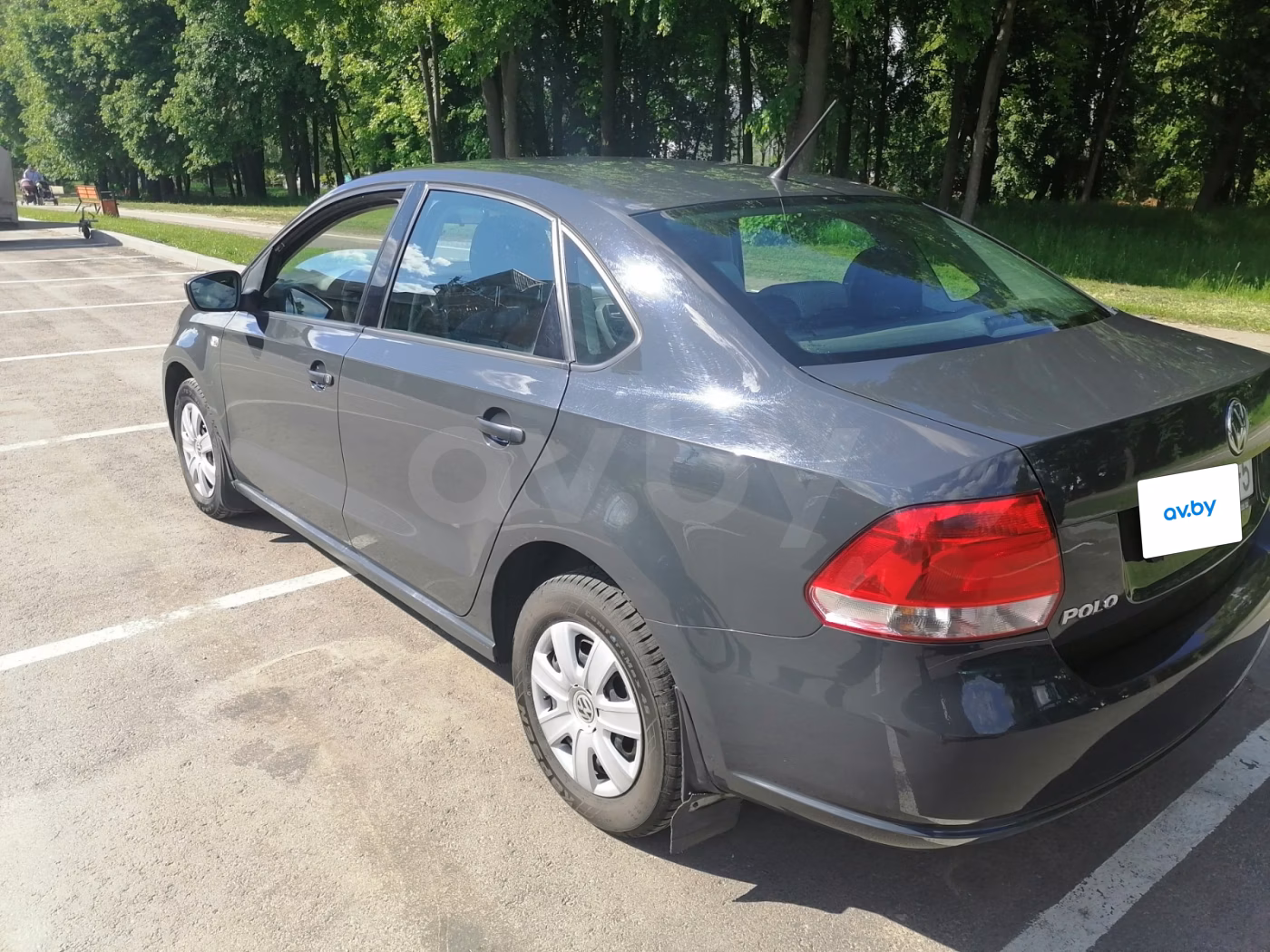 Volkswagen Polo Sedan фото 4