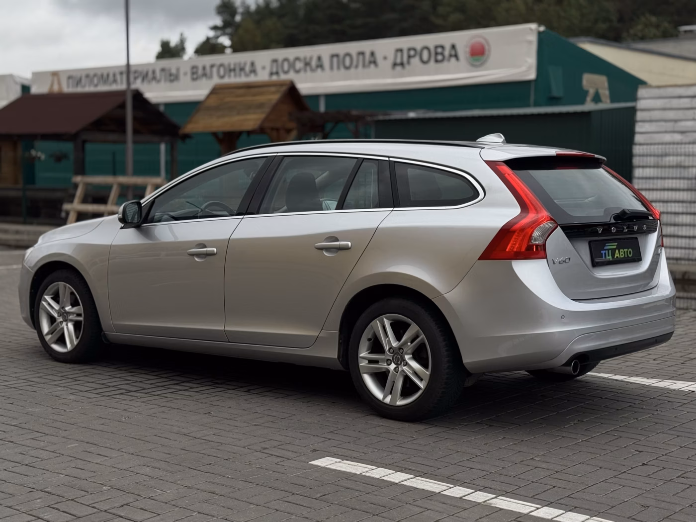 Volvo V60 фото 9