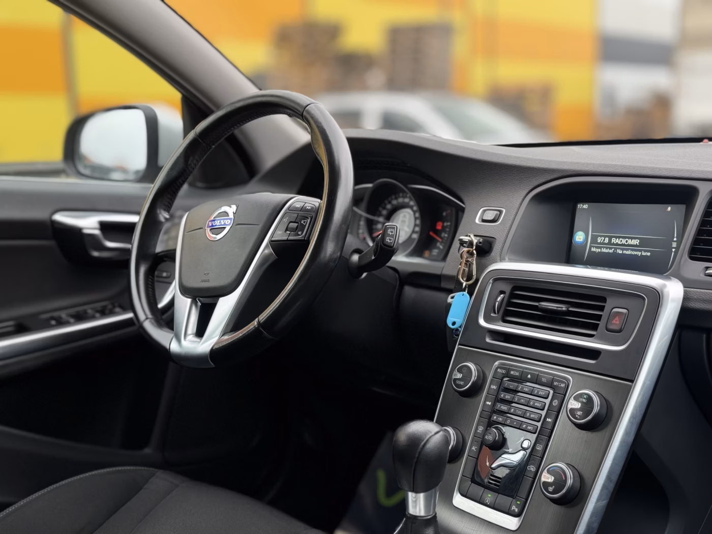 Volvo V60 фото 17