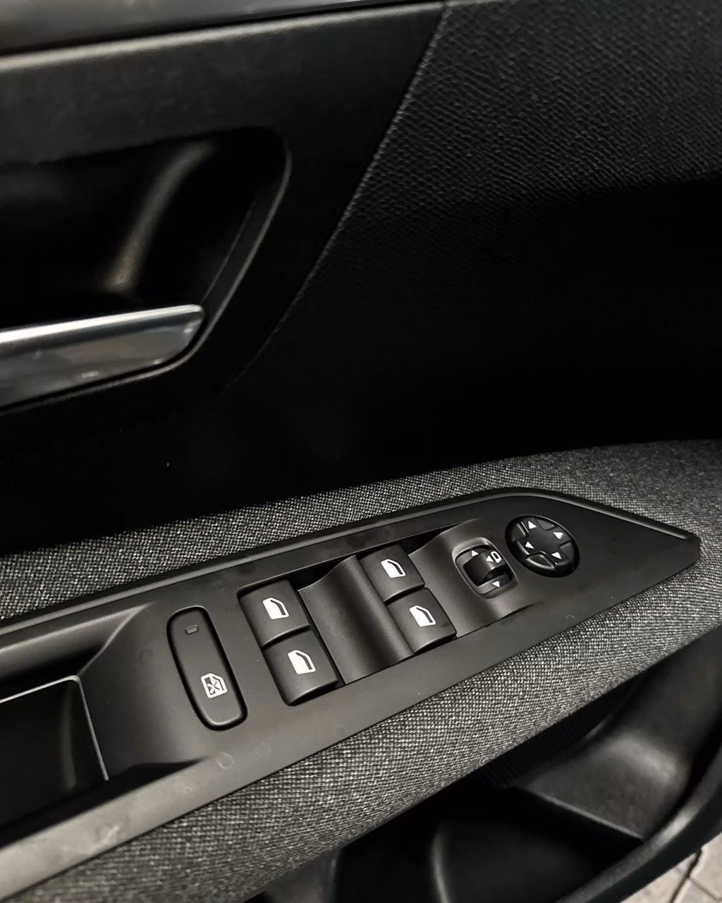 Peugeot 3008 фото 9