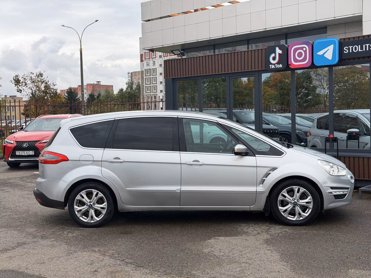 Ford S-MAX фото 5