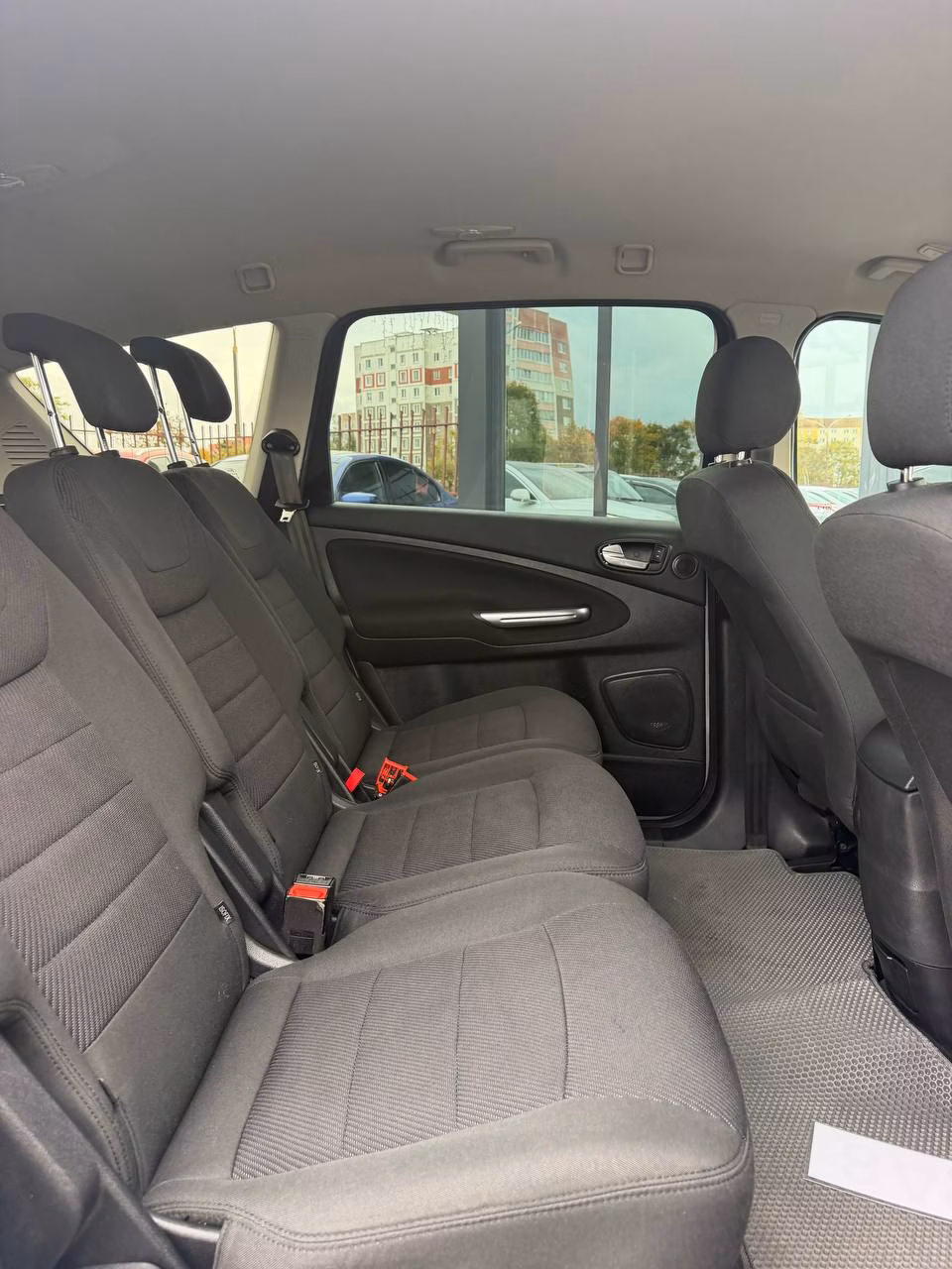 Ford S-MAX фото 12