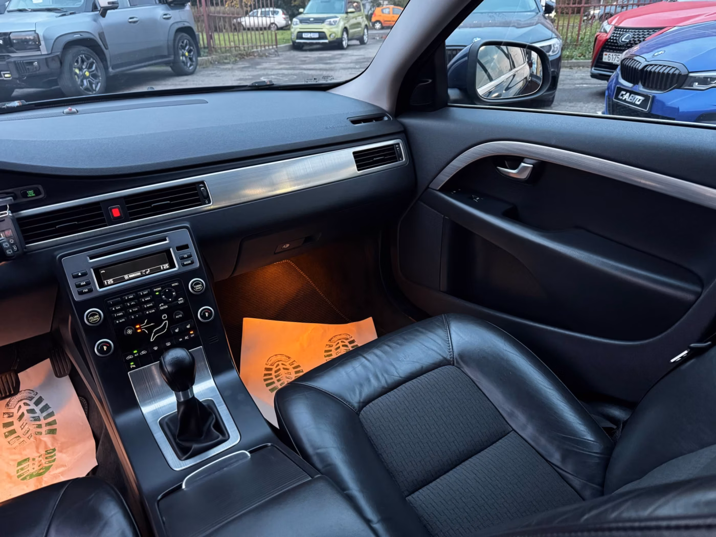 Volvo V70 фото 12