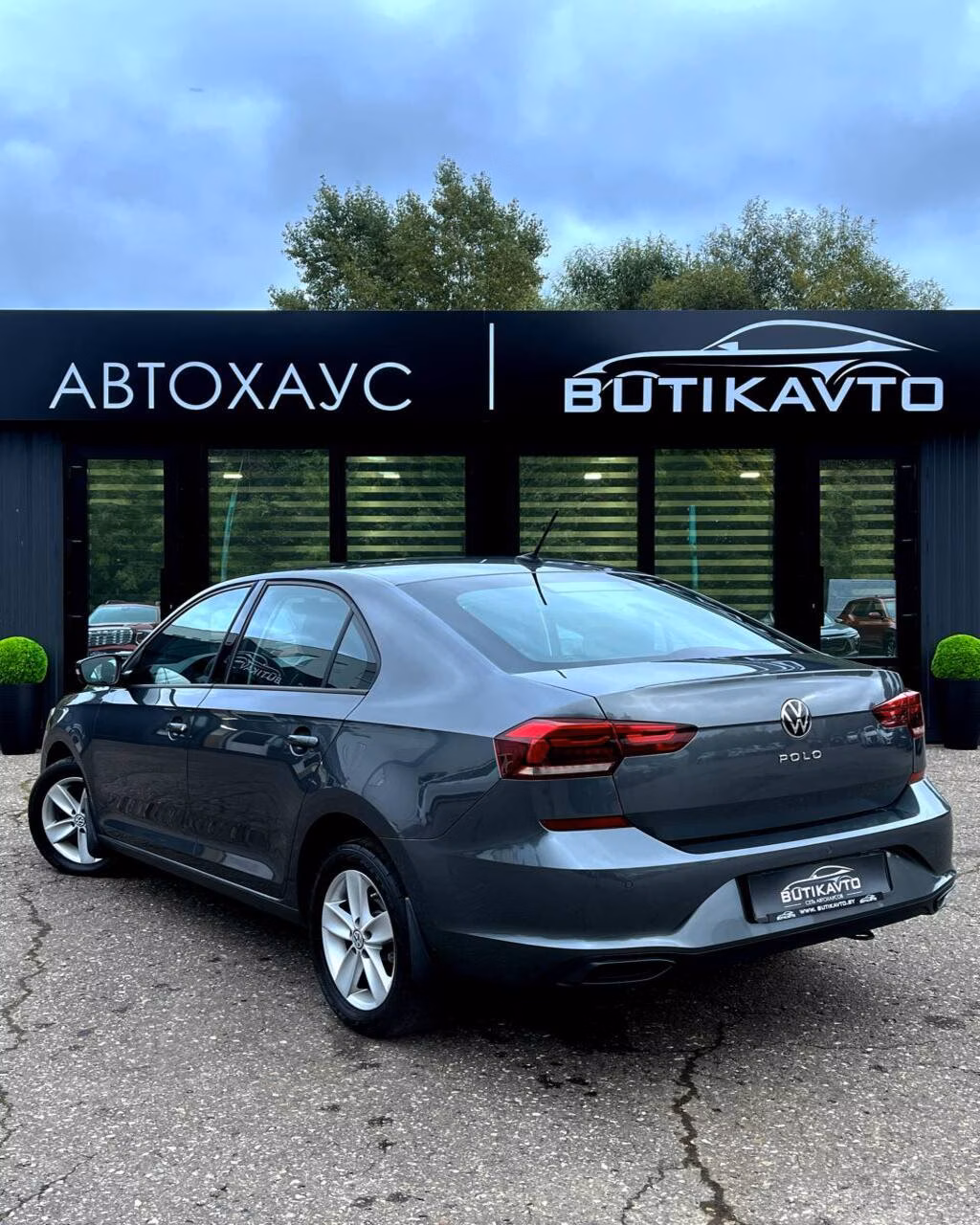 Volkswagen Polo Sedan фото 4