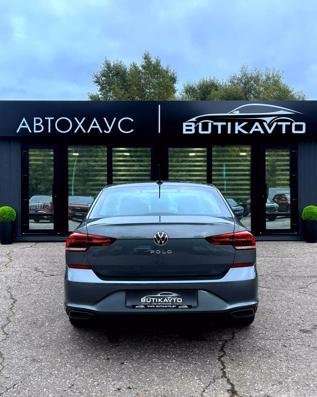 Volkswagen Polo Sedan фото 5