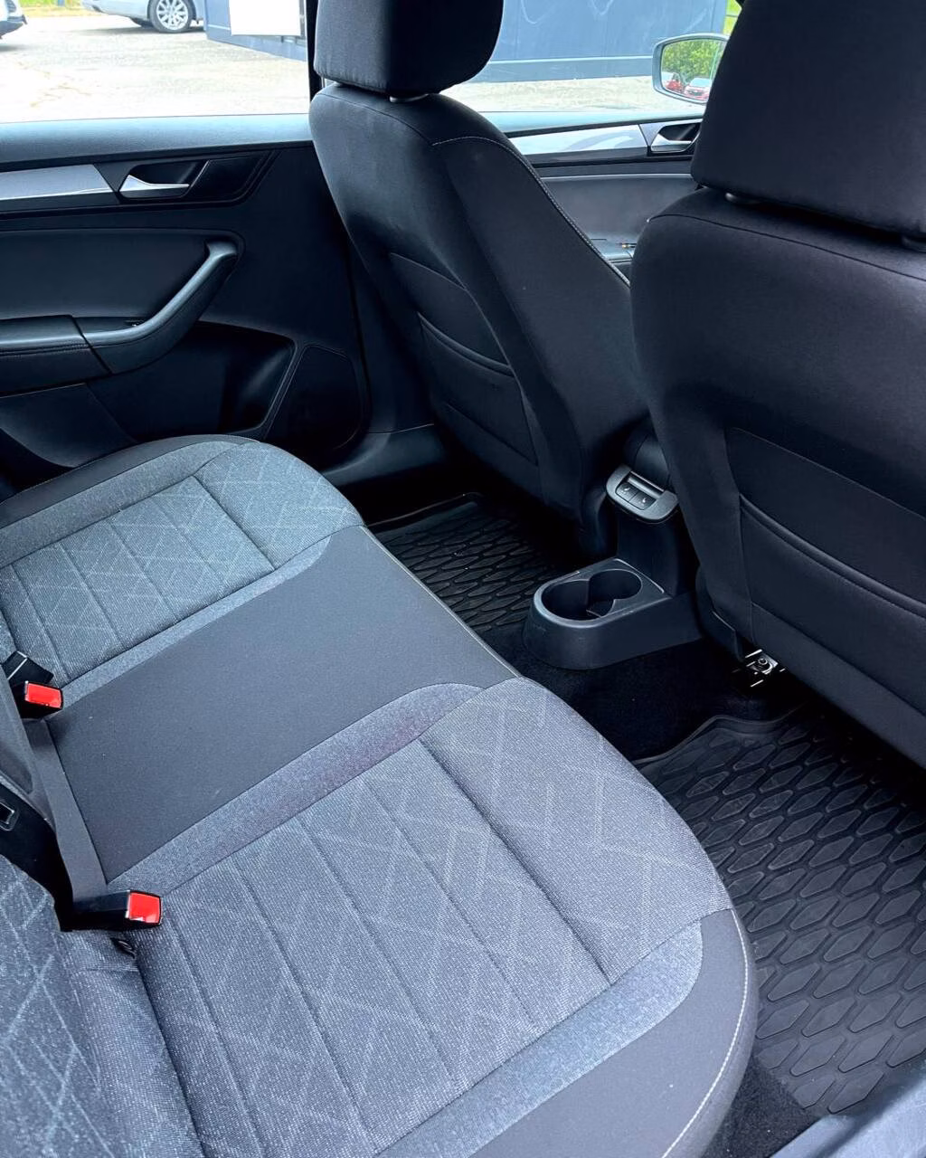 Volkswagen Polo Sedan фото 13