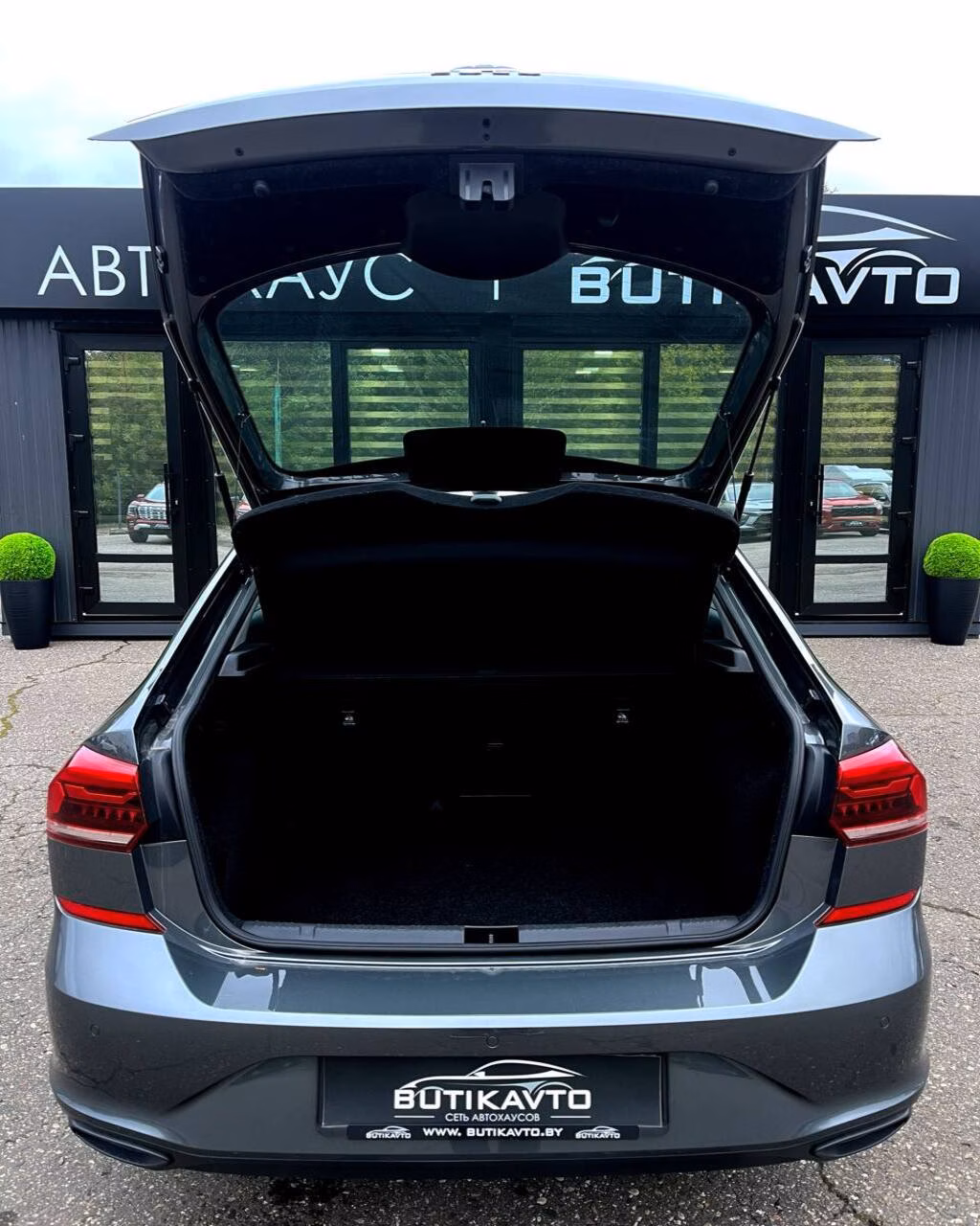 Volkswagen Polo Sedan фото 14