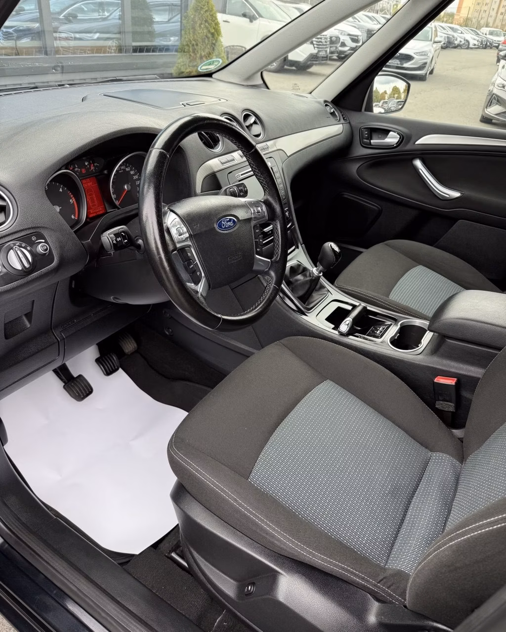 Ford Galaxy фото 11