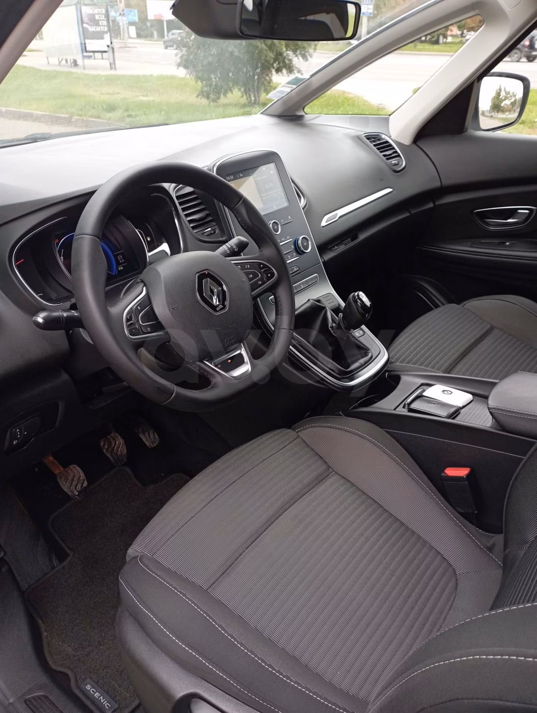 Renault Scenic фото 9