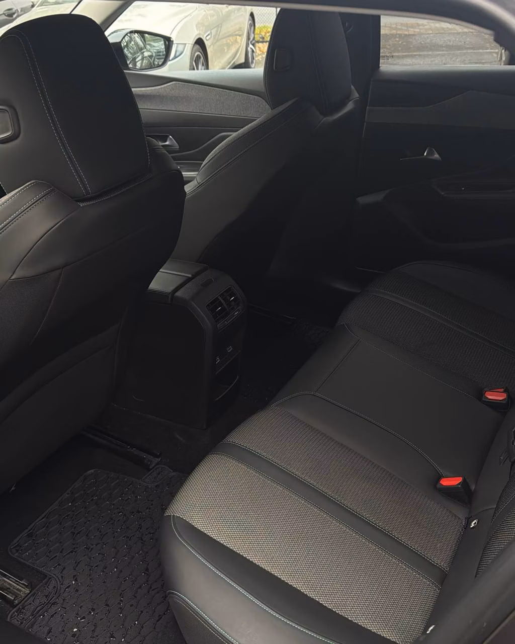 Peugeot 308 фото 12