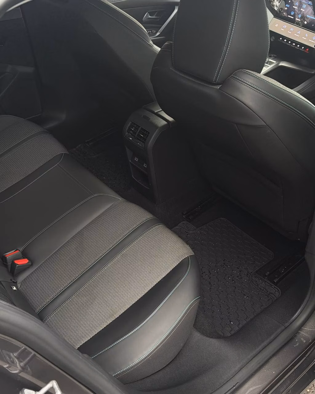 Peugeot 308 фото 13