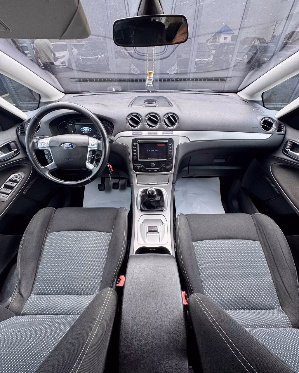 Ford S-MAX фото 9