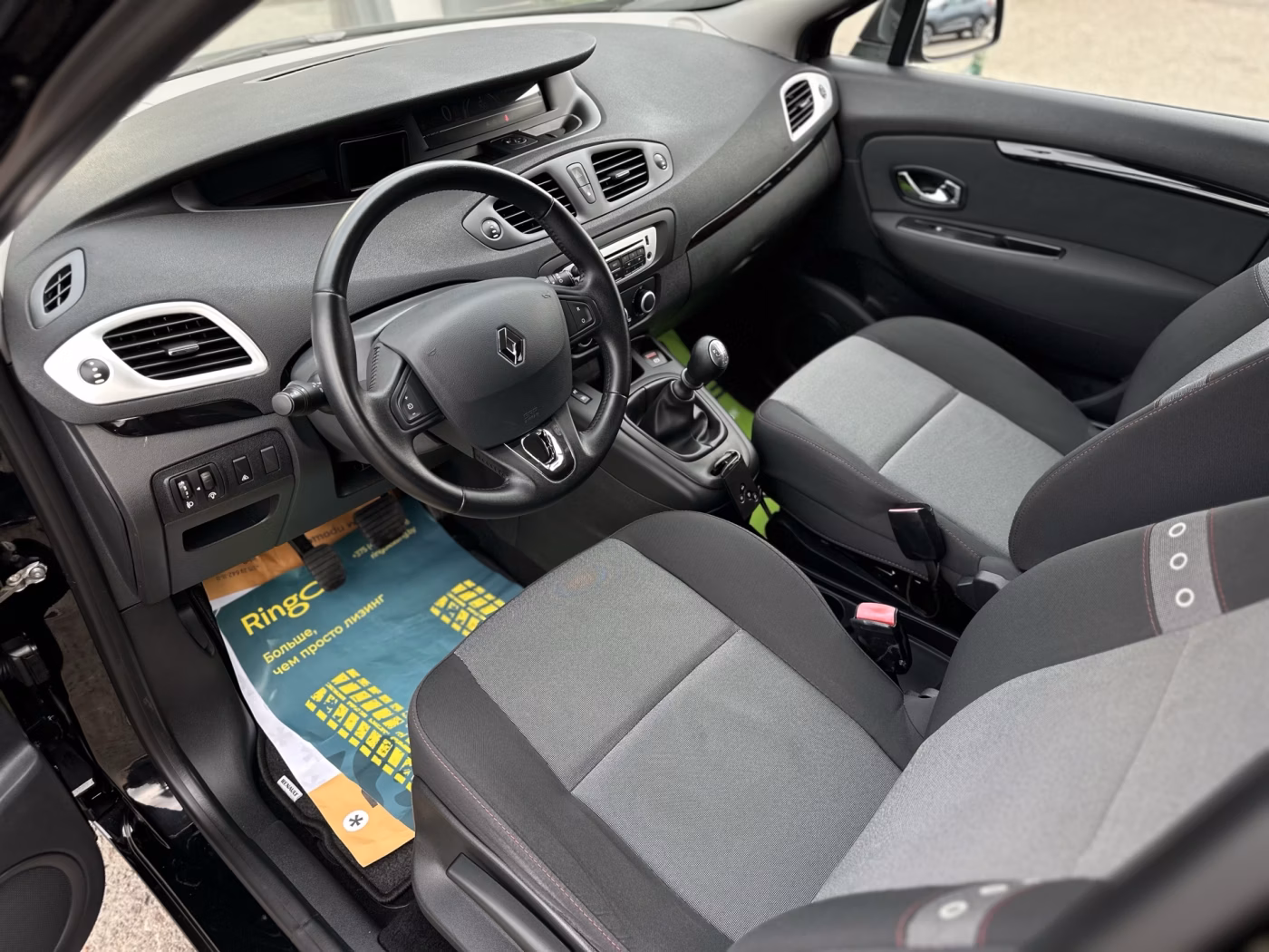 Renault Scenic фото 9
