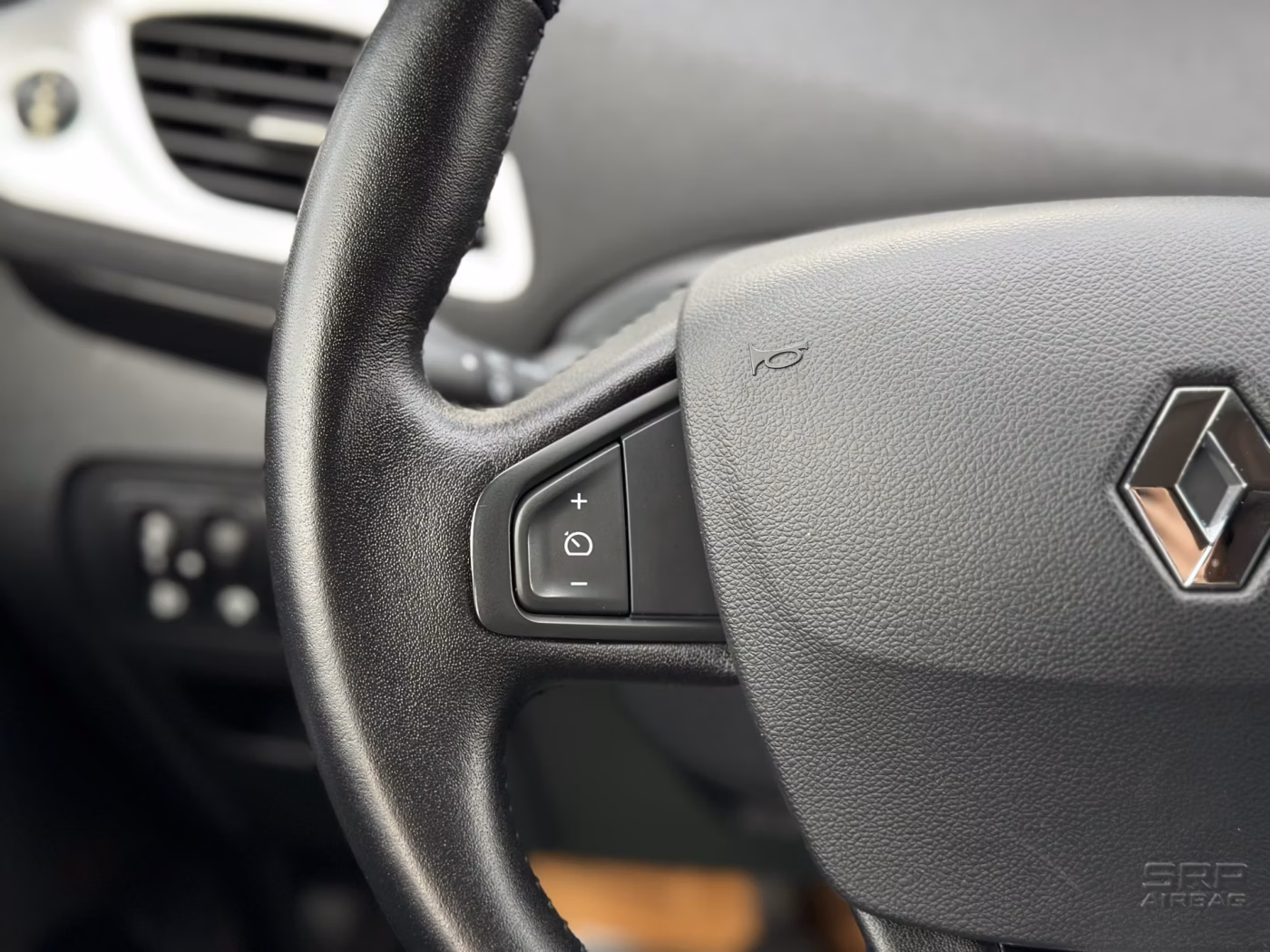 Renault Scenic фото 16
