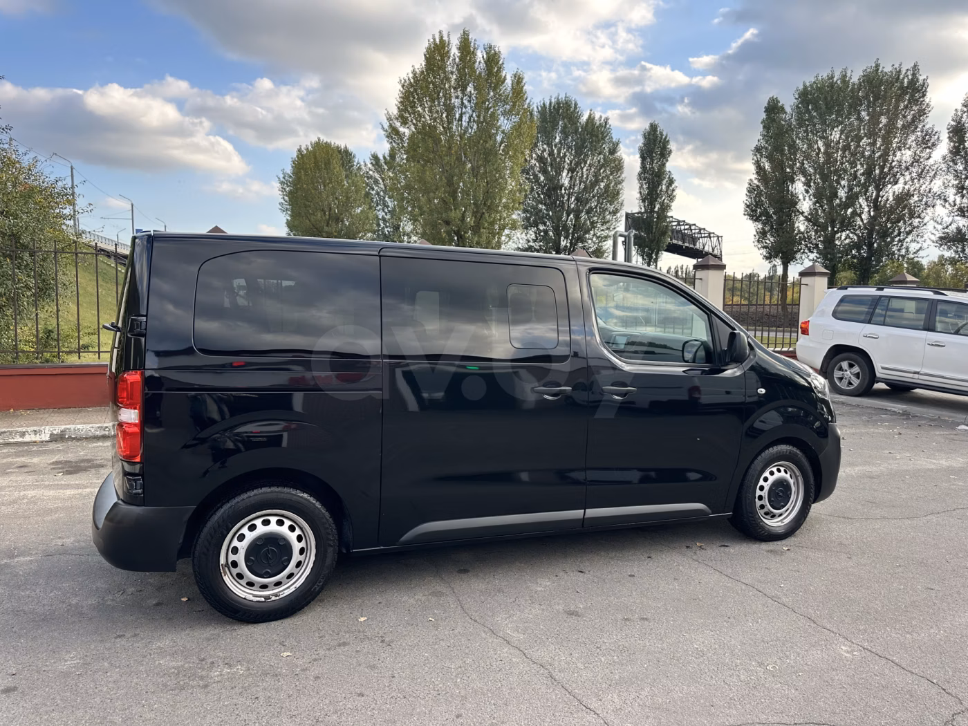 Opel Vivaro фото 12