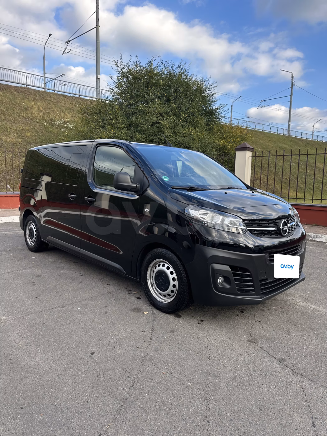 Opel Vivaro фото 14