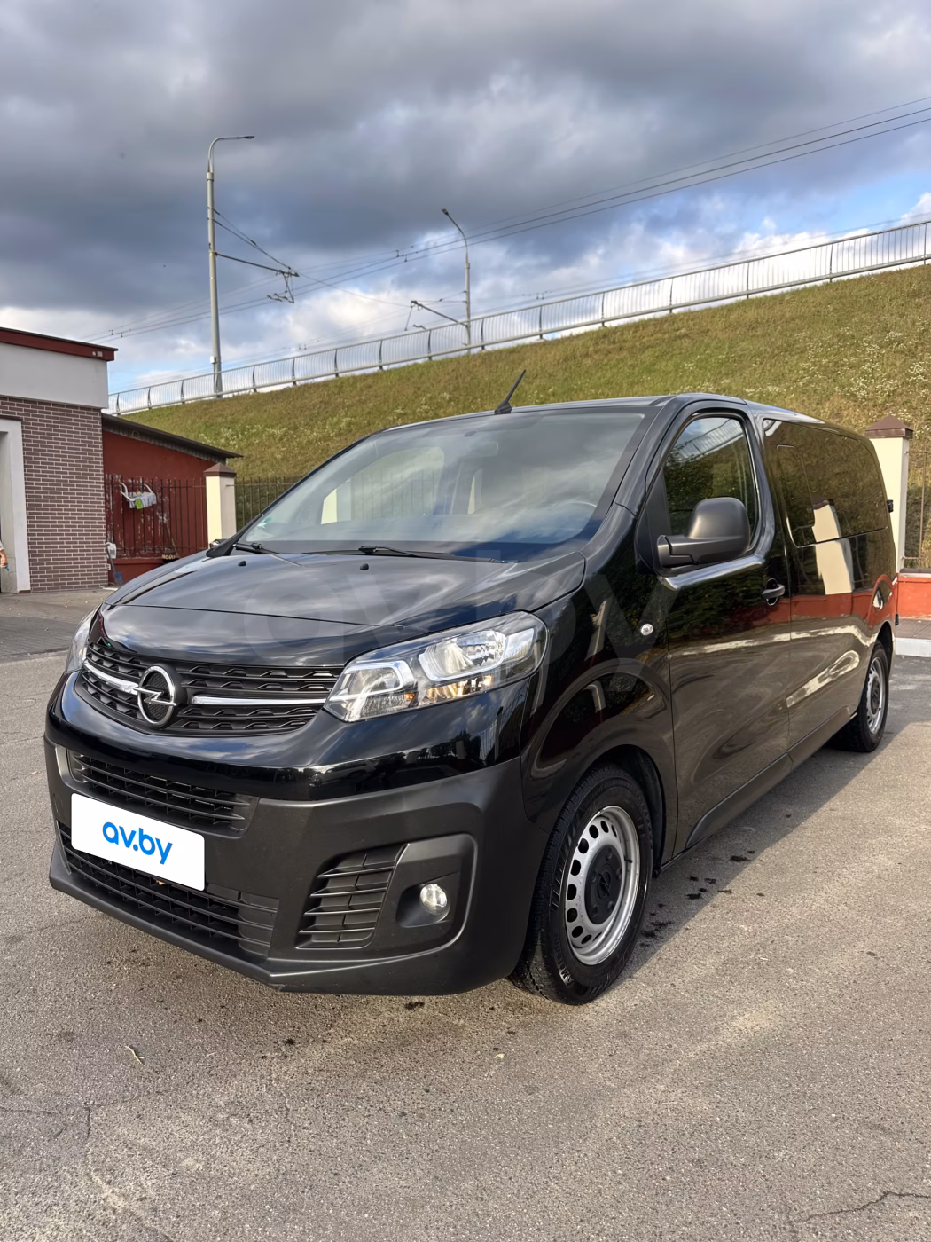 Opel Vivaro фото 18