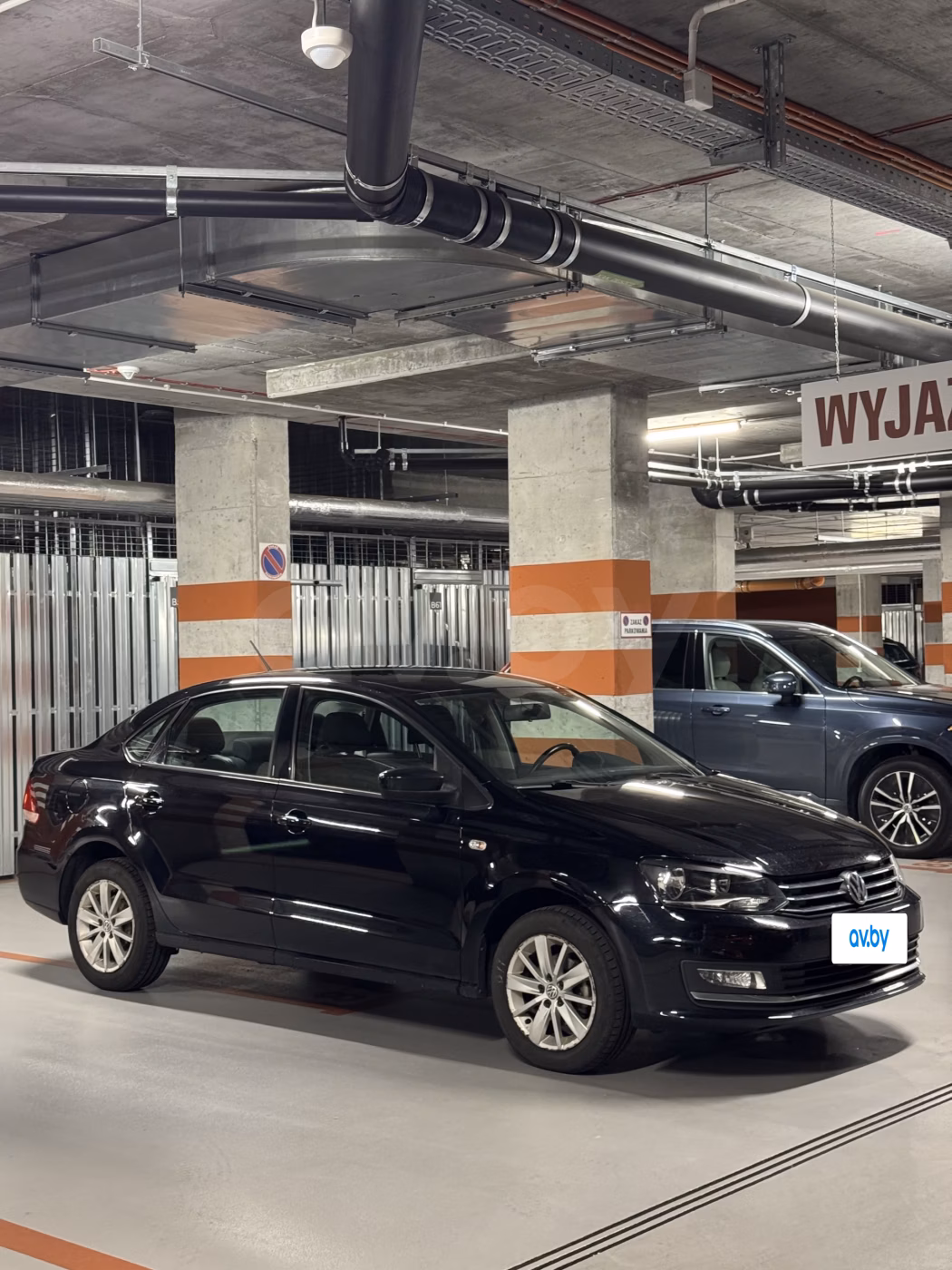 Volkswagen Polo Sedan фото 2