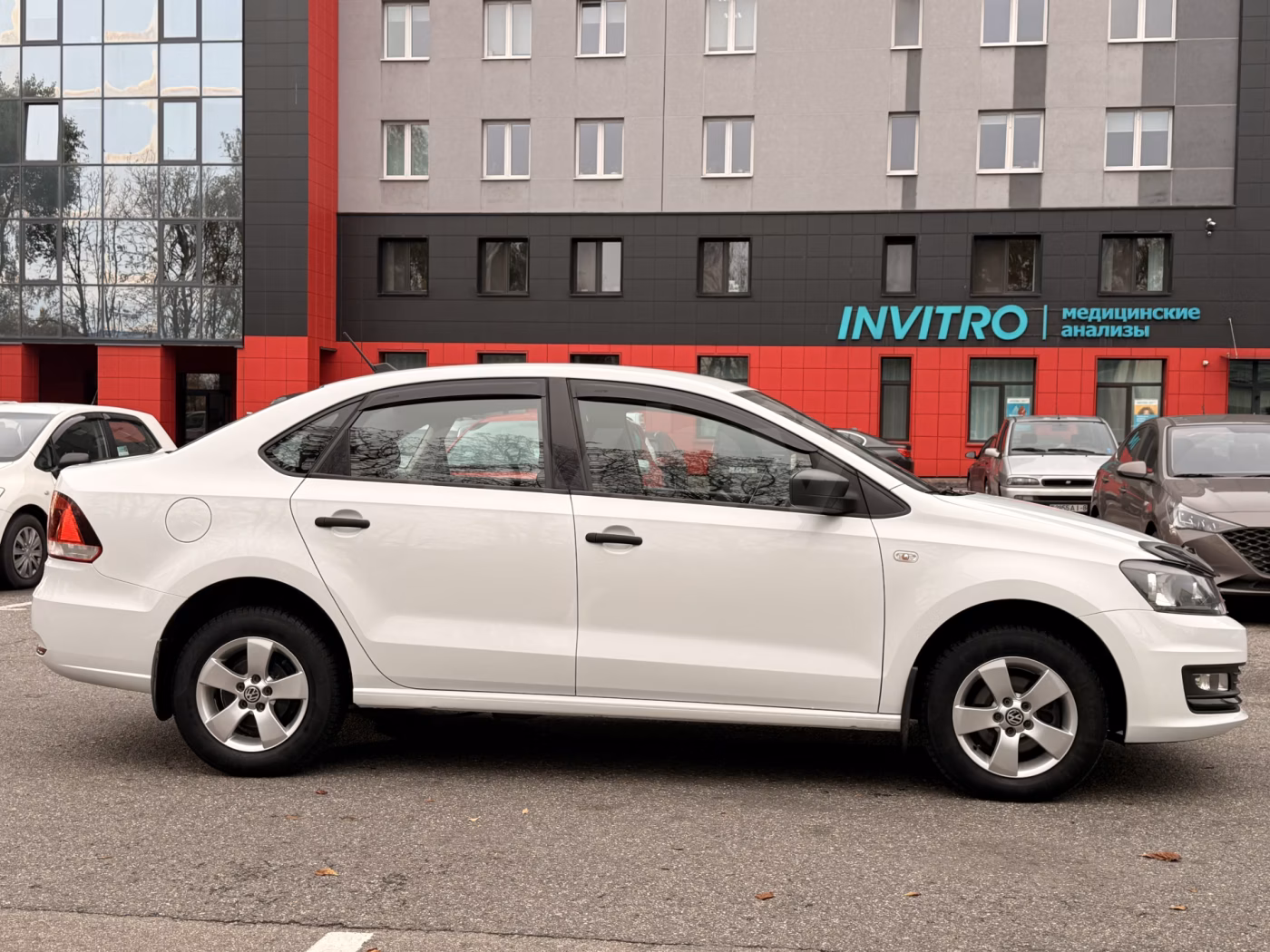Volkswagen Polo Sedan фото 5