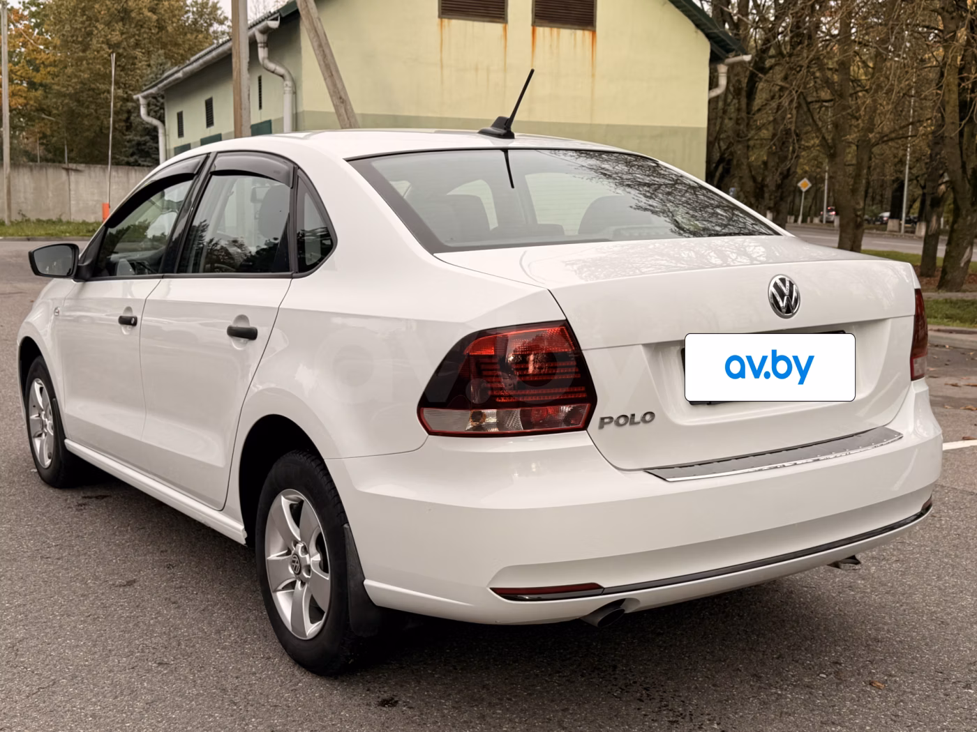 Volkswagen Polo Sedan фото 10