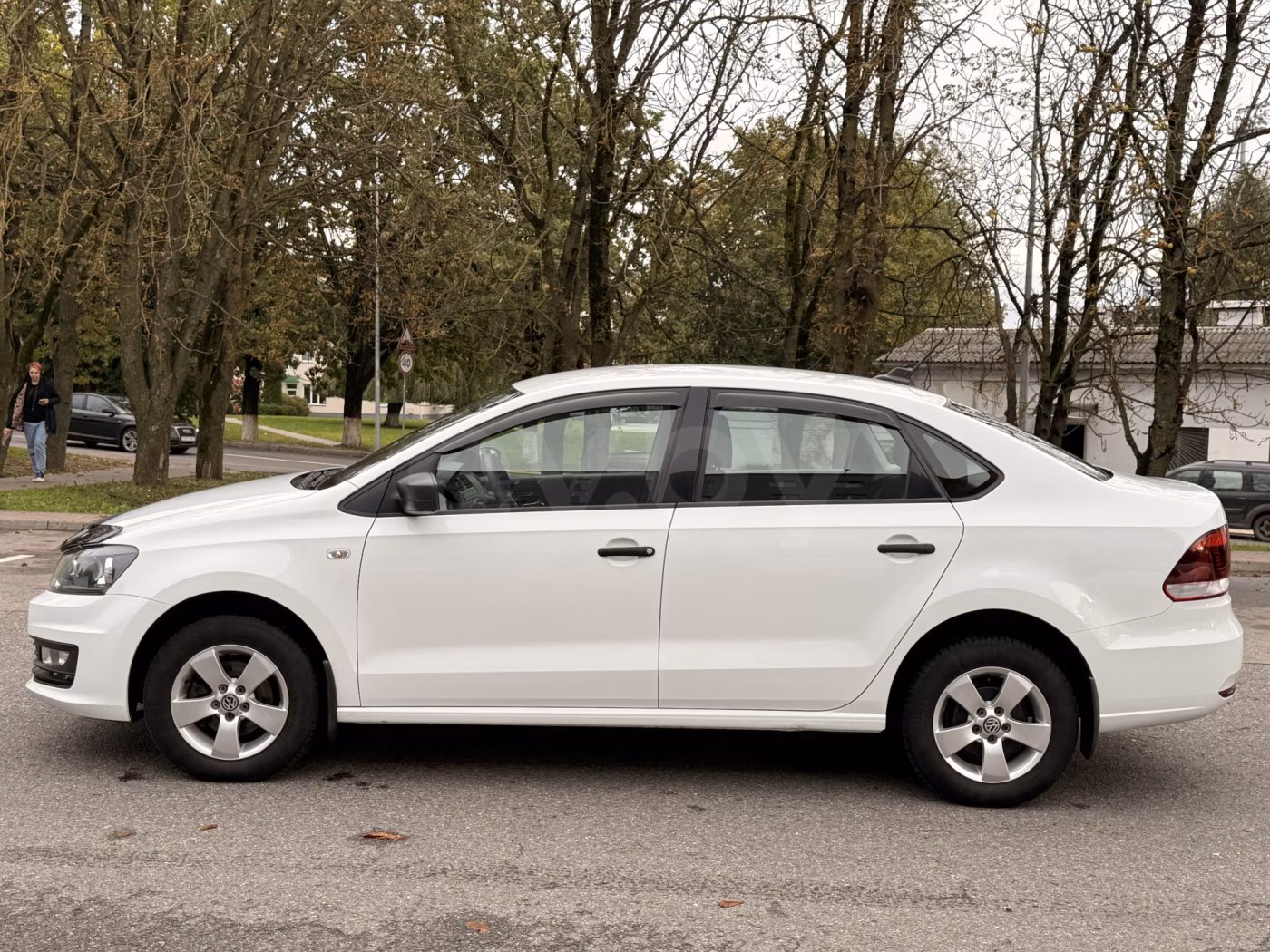 Volkswagen Polo Sedan фото 11