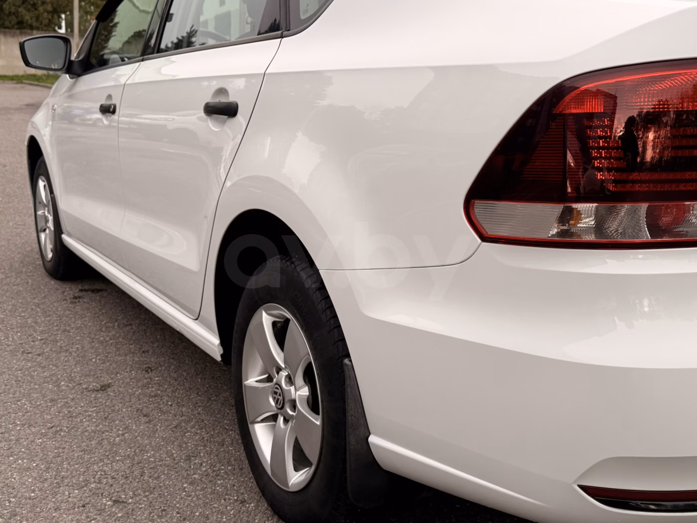 Volkswagen Polo Sedan фото 12