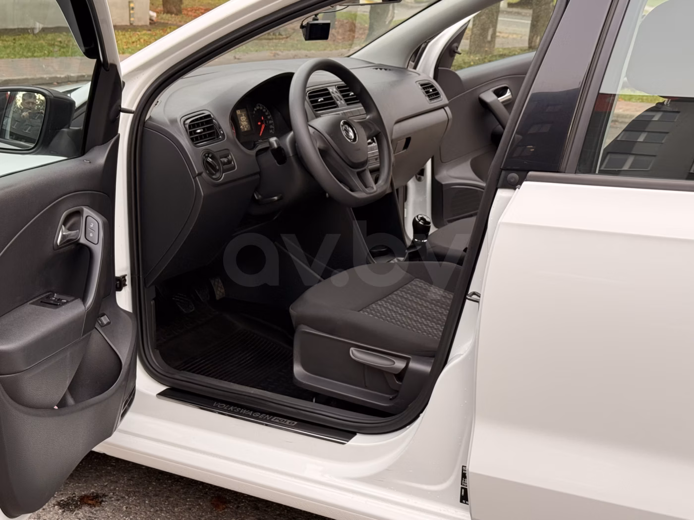 Volkswagen Polo Sedan фото 13