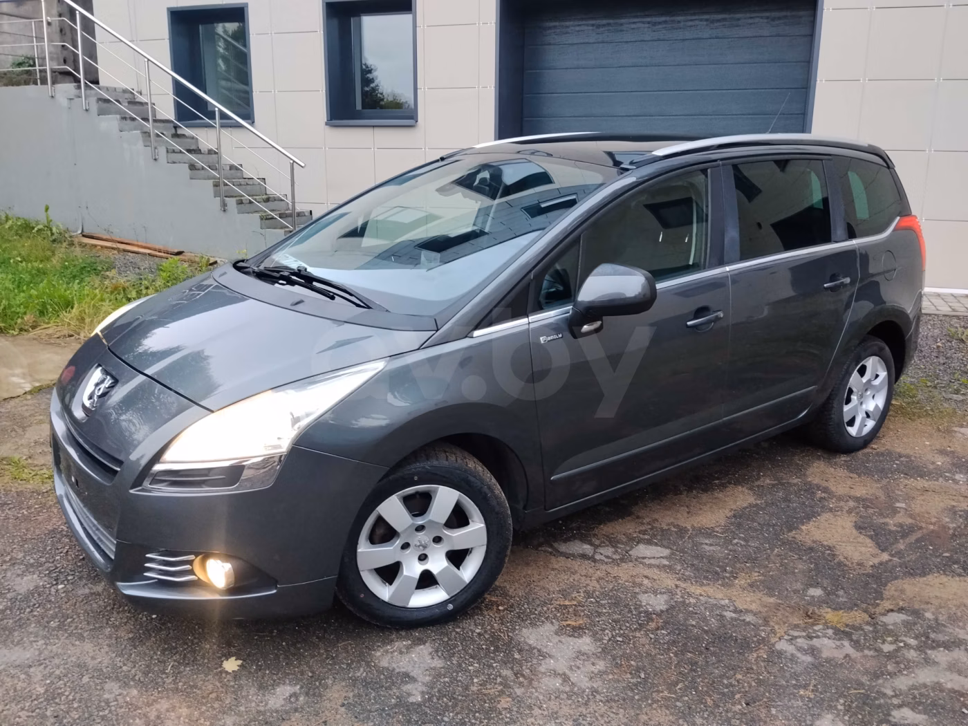 Peugeot 5008 фото 2