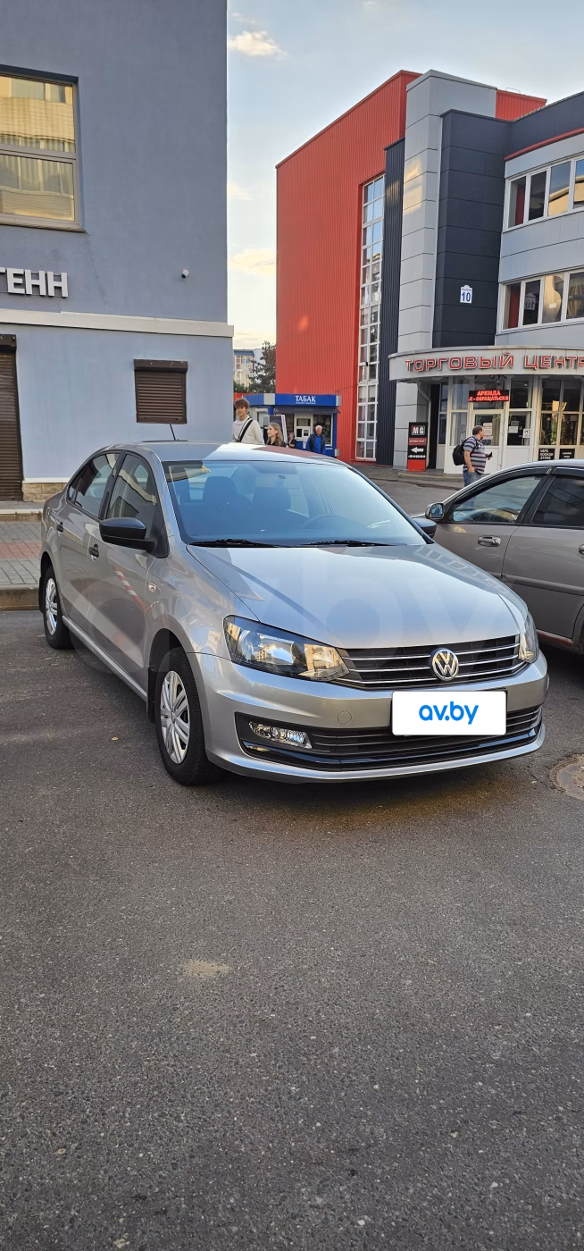 Volkswagen Polo Sedan фото 2