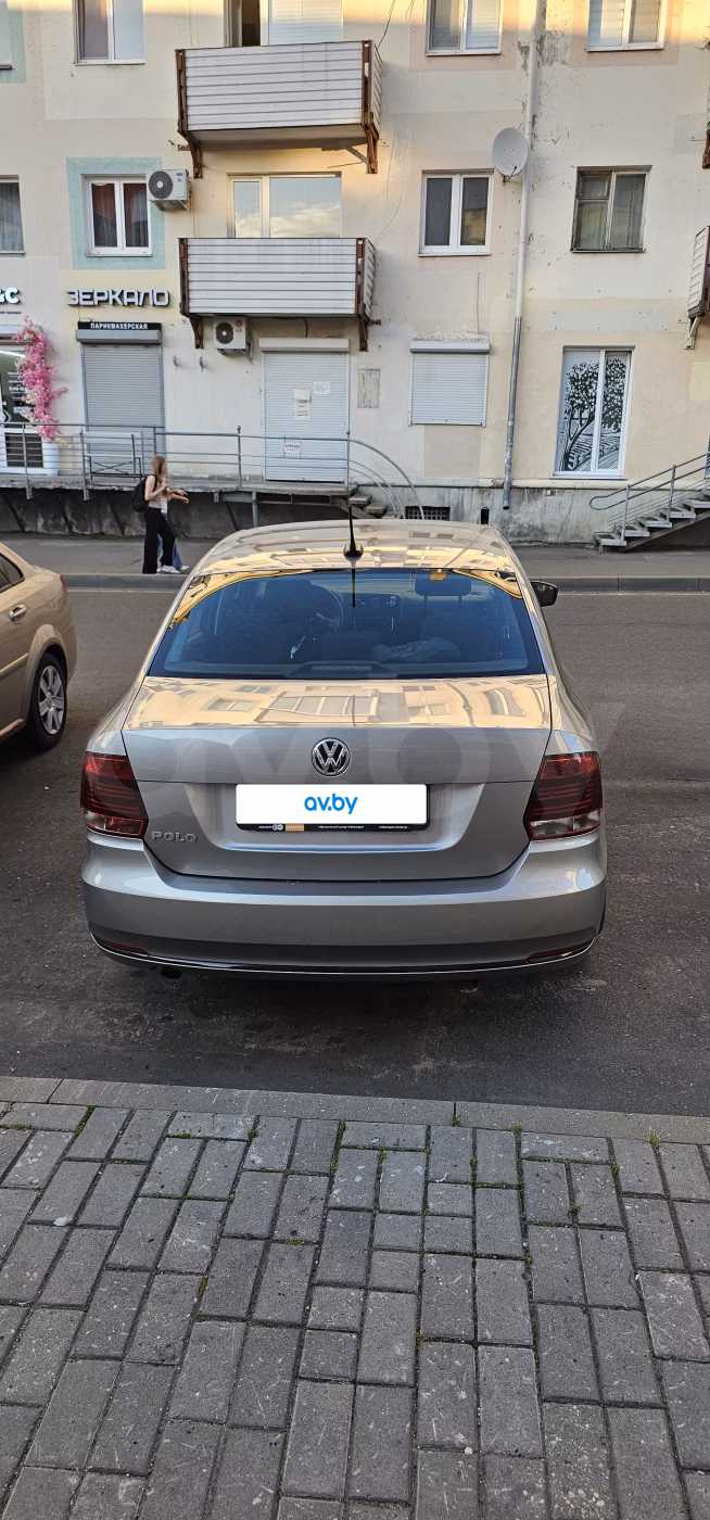 Volkswagen Polo Sedan фото 5