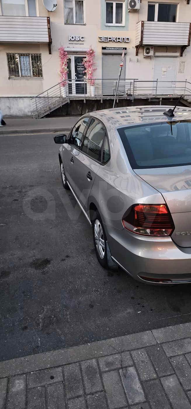 Volkswagen Polo Sedan фото 6