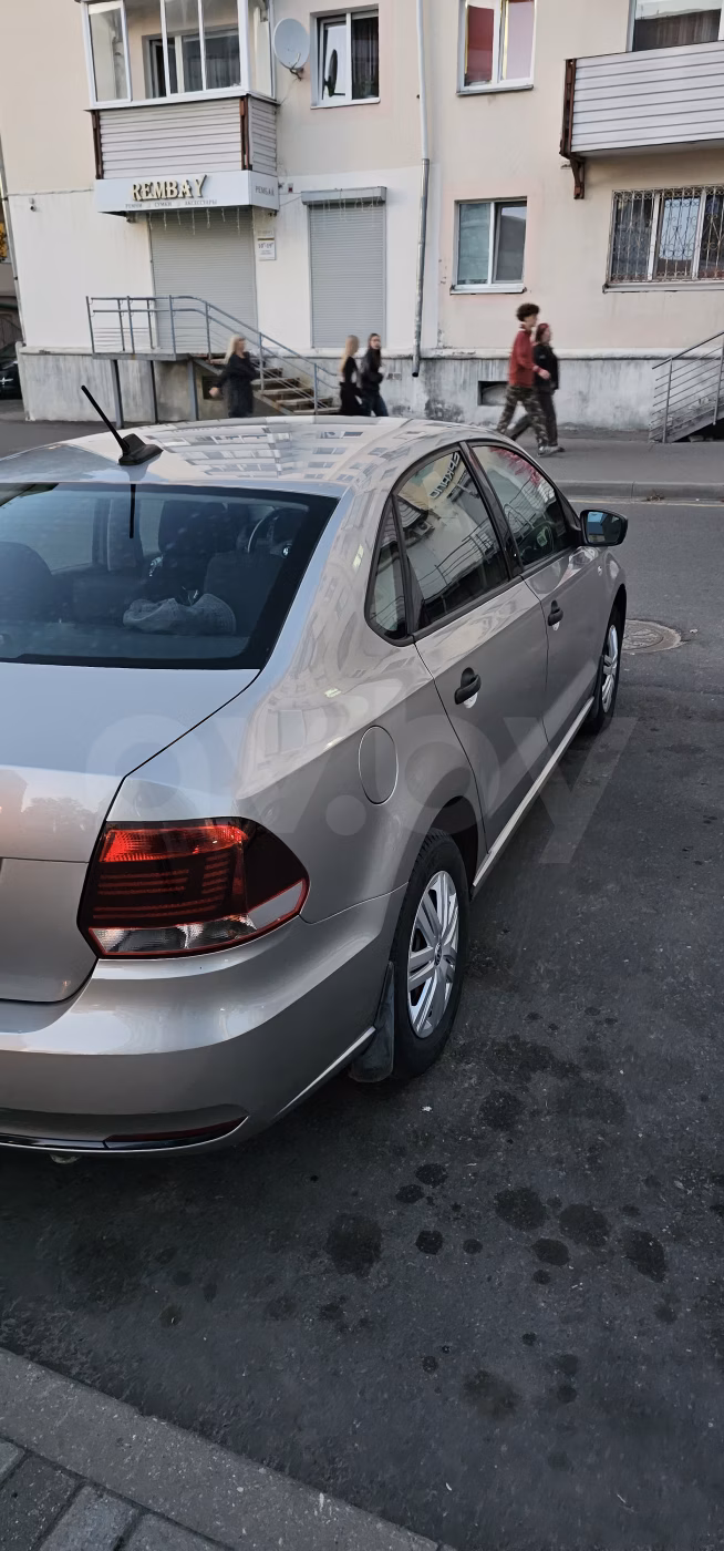 Volkswagen Polo Sedan фото 7