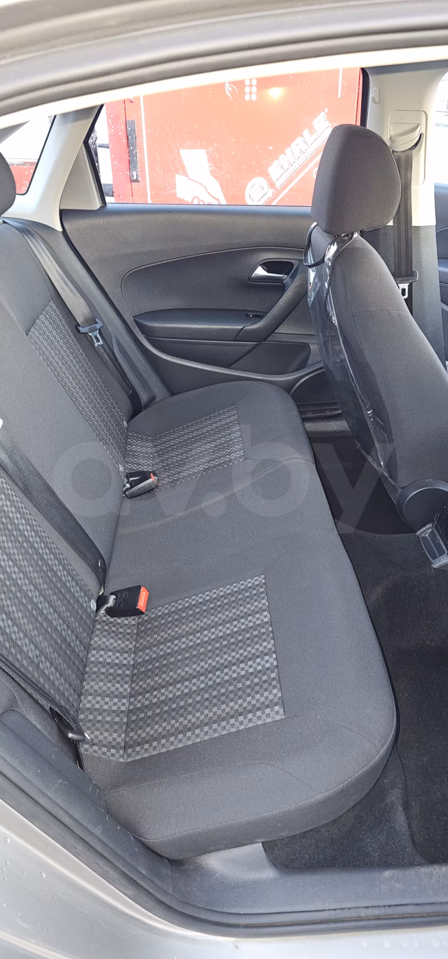 Volkswagen Polo Sedan фото 9