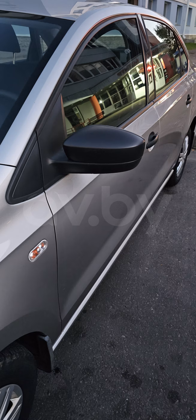 Volkswagen Polo Sedan фото 11