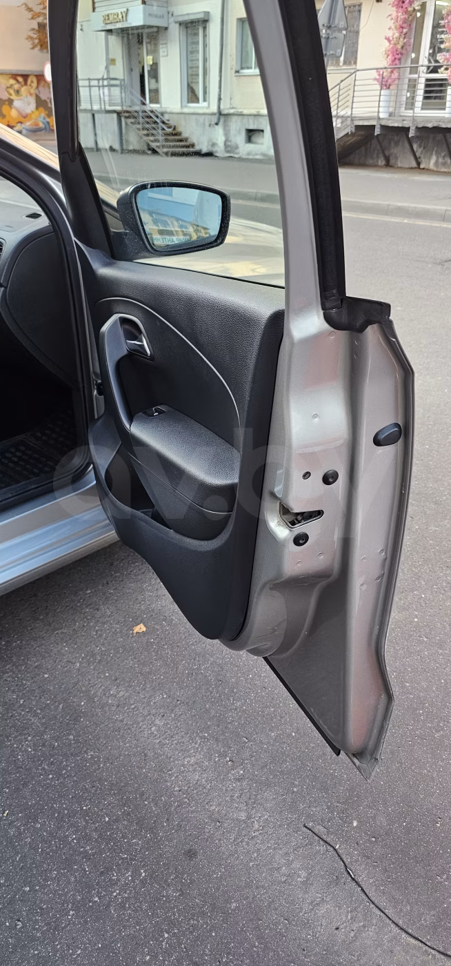 Volkswagen Polo Sedan фото 12