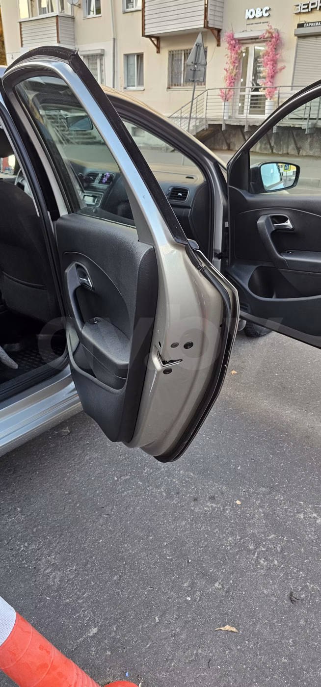 Volkswagen Polo Sedan фото 13