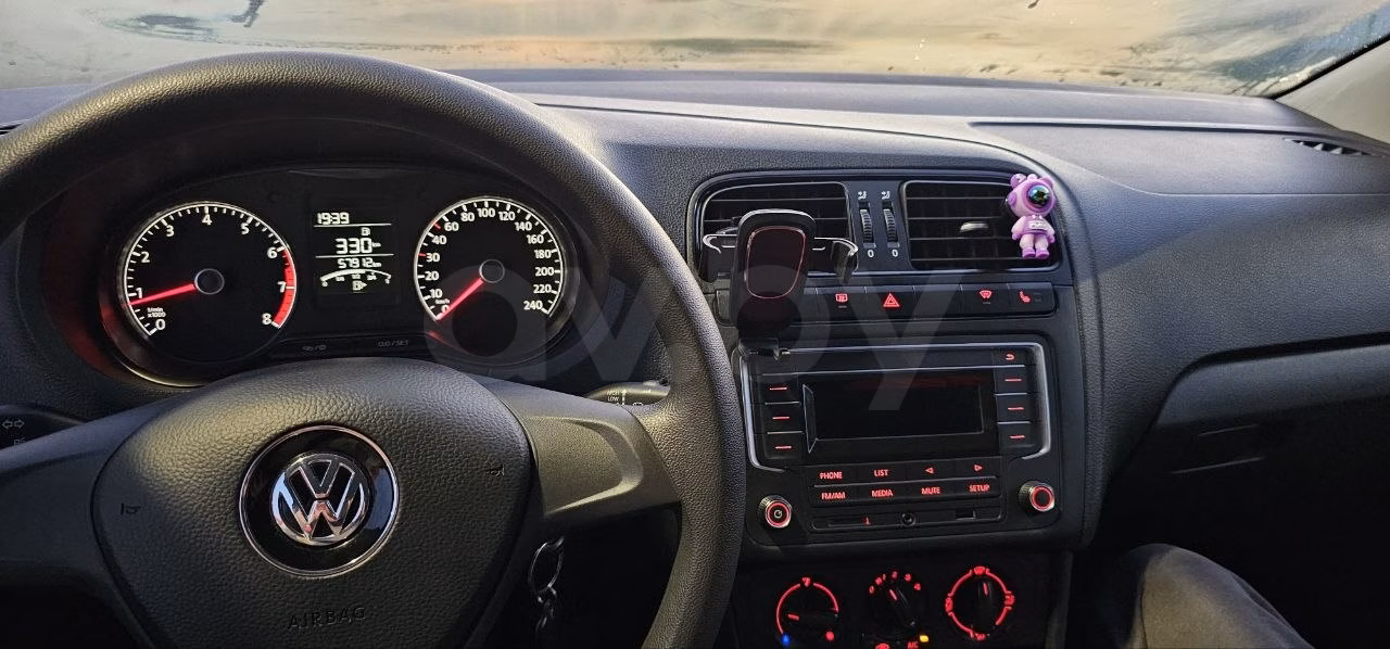 Volkswagen Polo Sedan фото 18