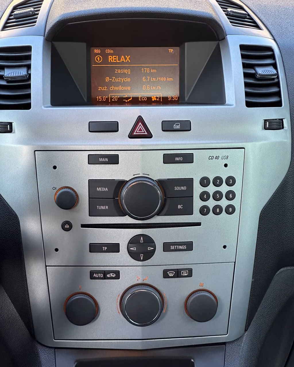 Opel Zafira фото 11