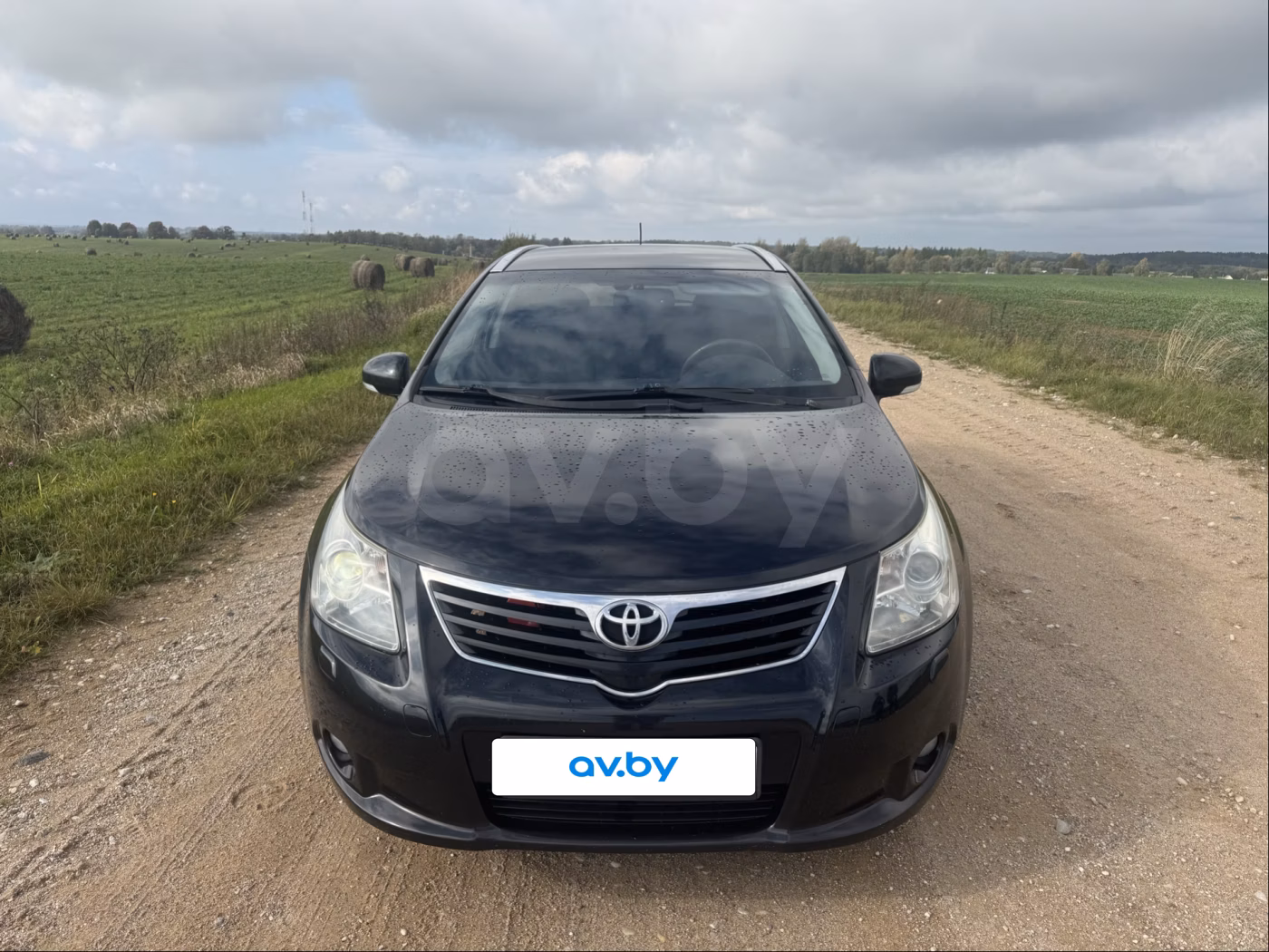 Toyota Avensis фото 2