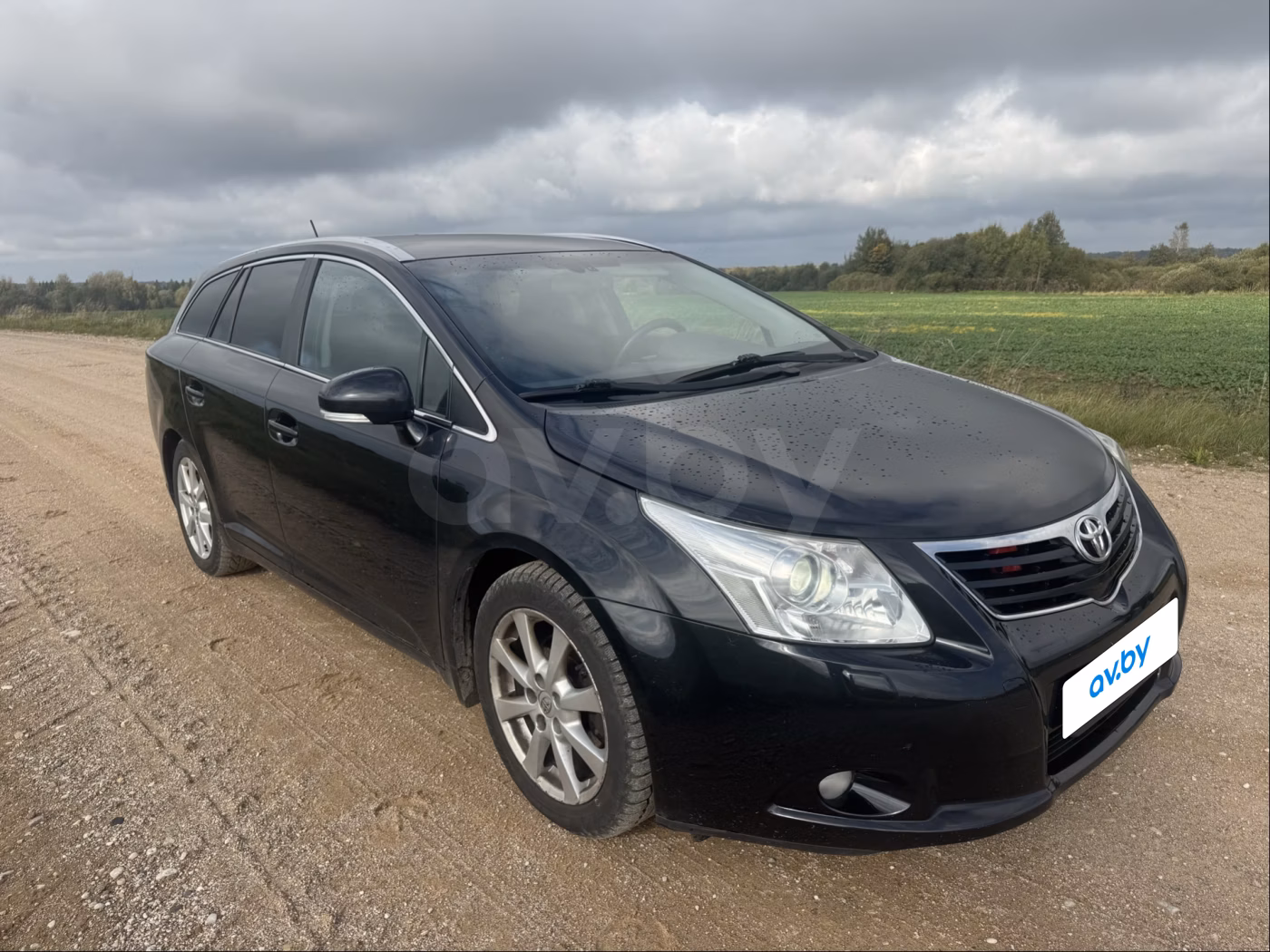 Toyota Avensis фото 3