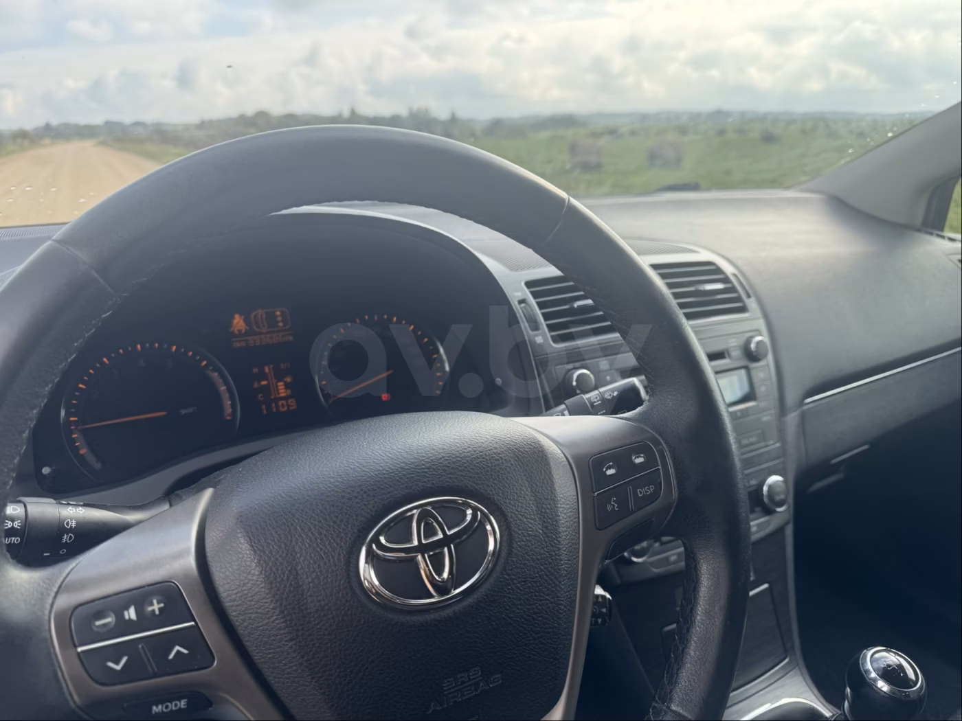 Toyota Avensis фото 12