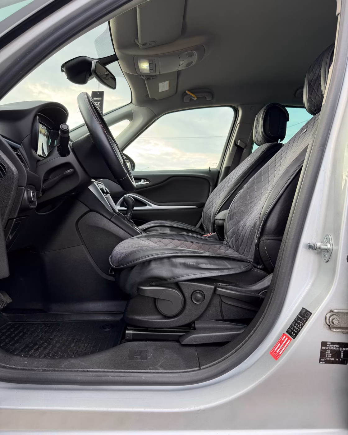 Opel Zafira фото 9