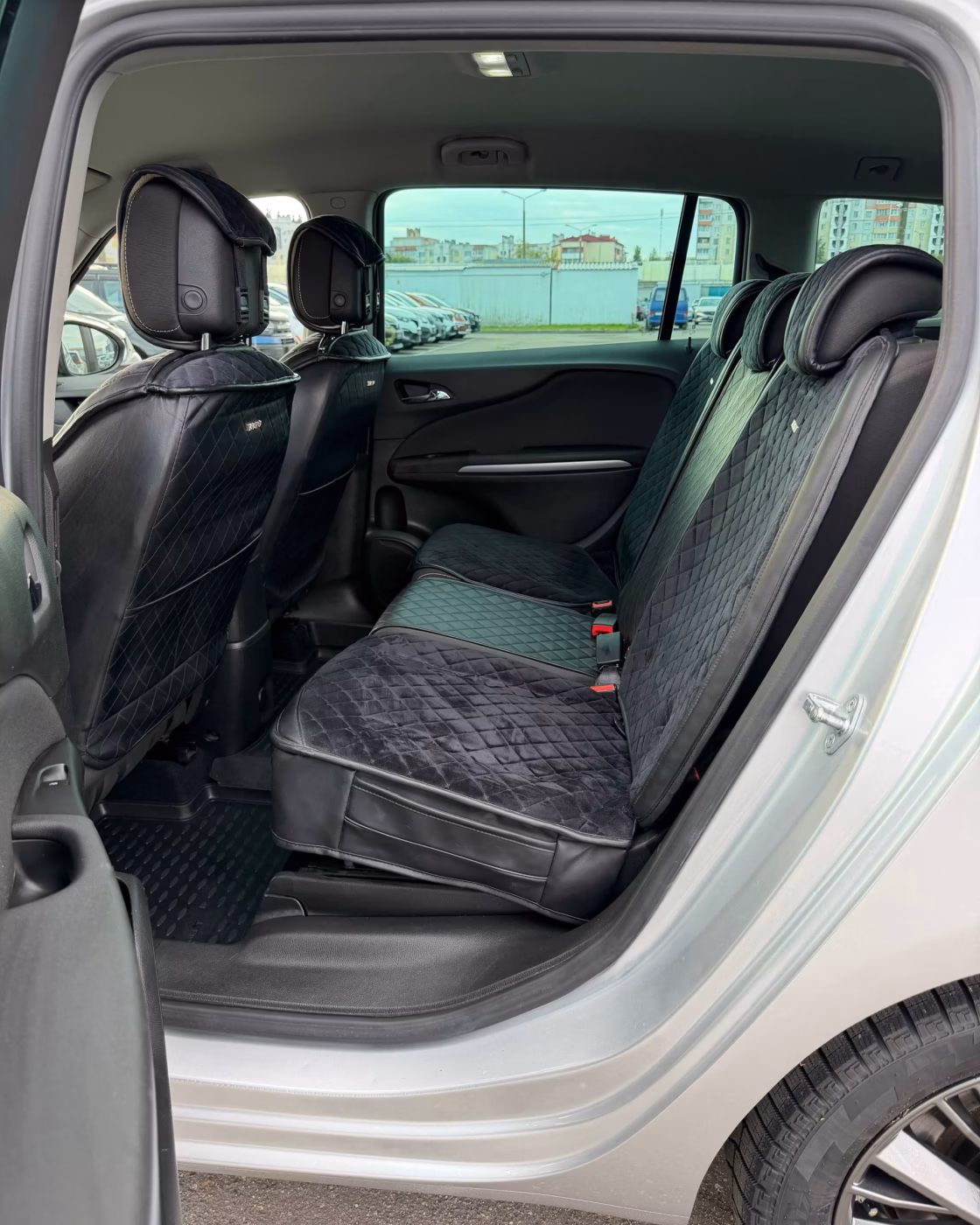 Opel Zafira фото 14