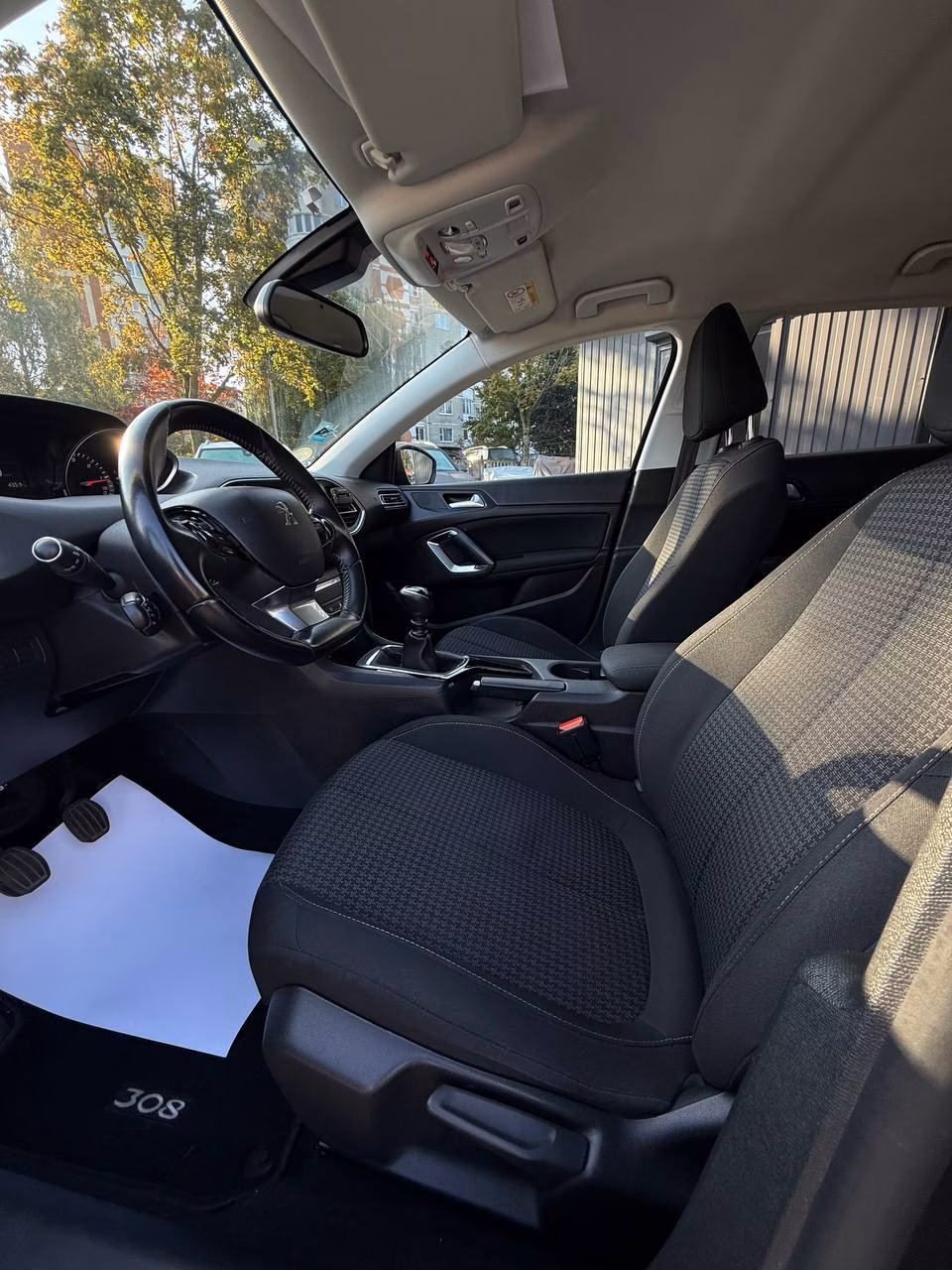 Peugeot 308 фото 9
