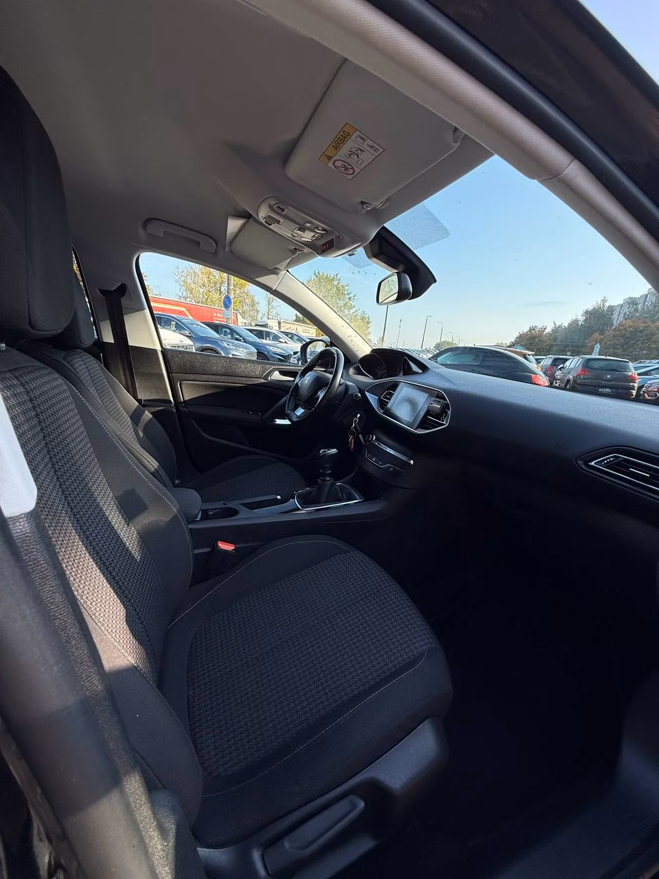 Peugeot 308 фото 11