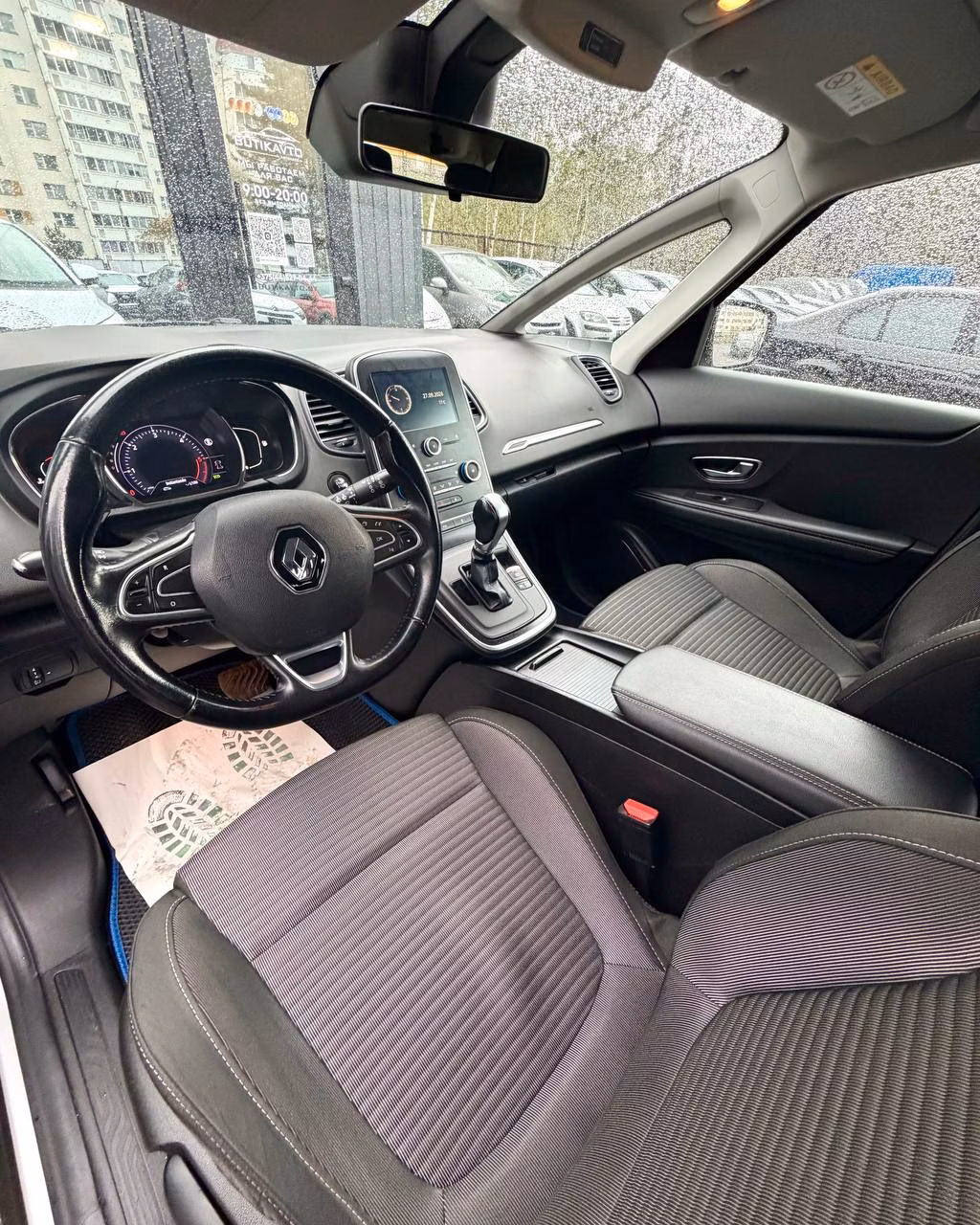 Renault Scenic фото 10